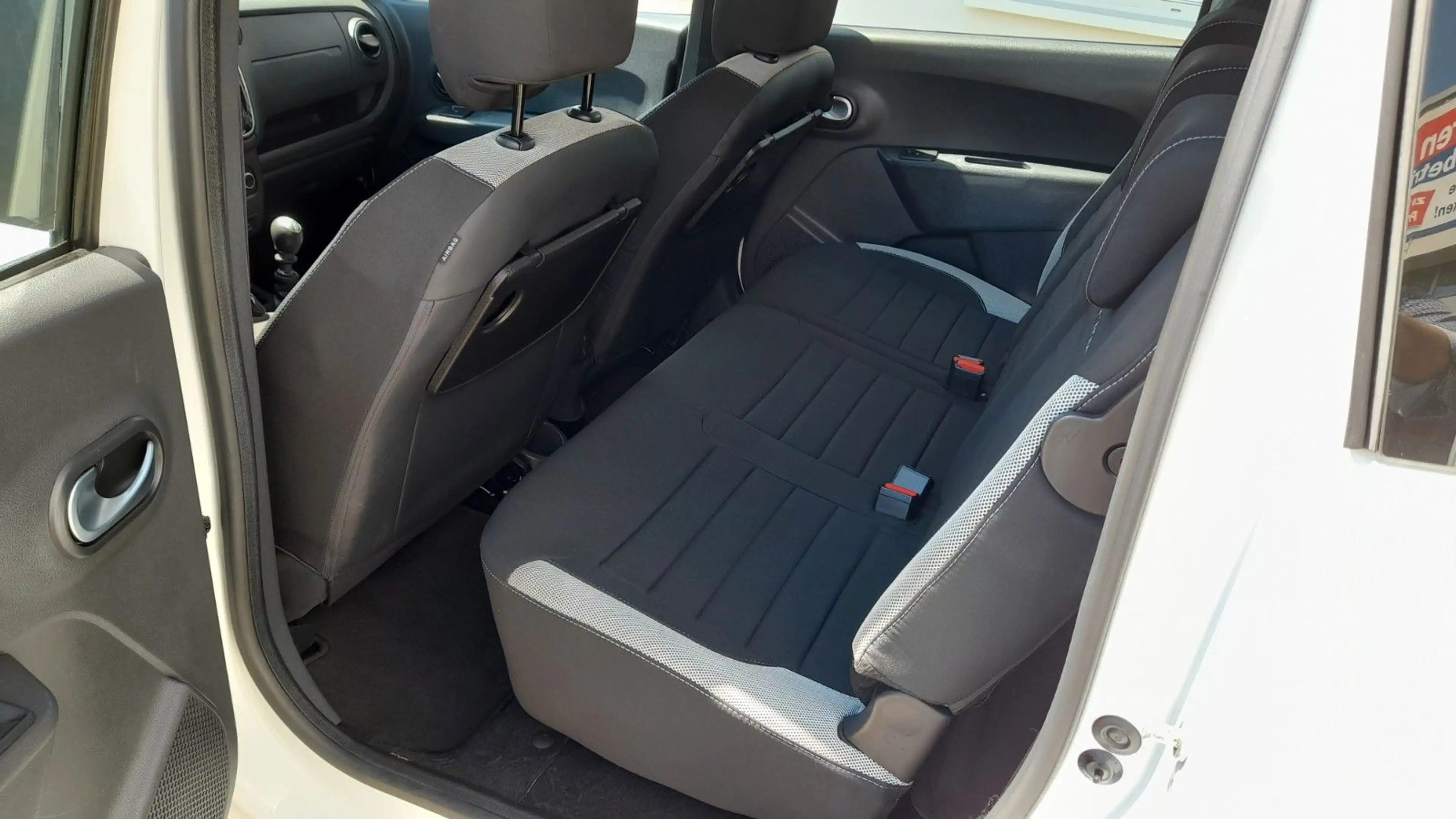Dacia Lodgy Stepway TCe 130, Navi, AHK, Tempomat — photo 11