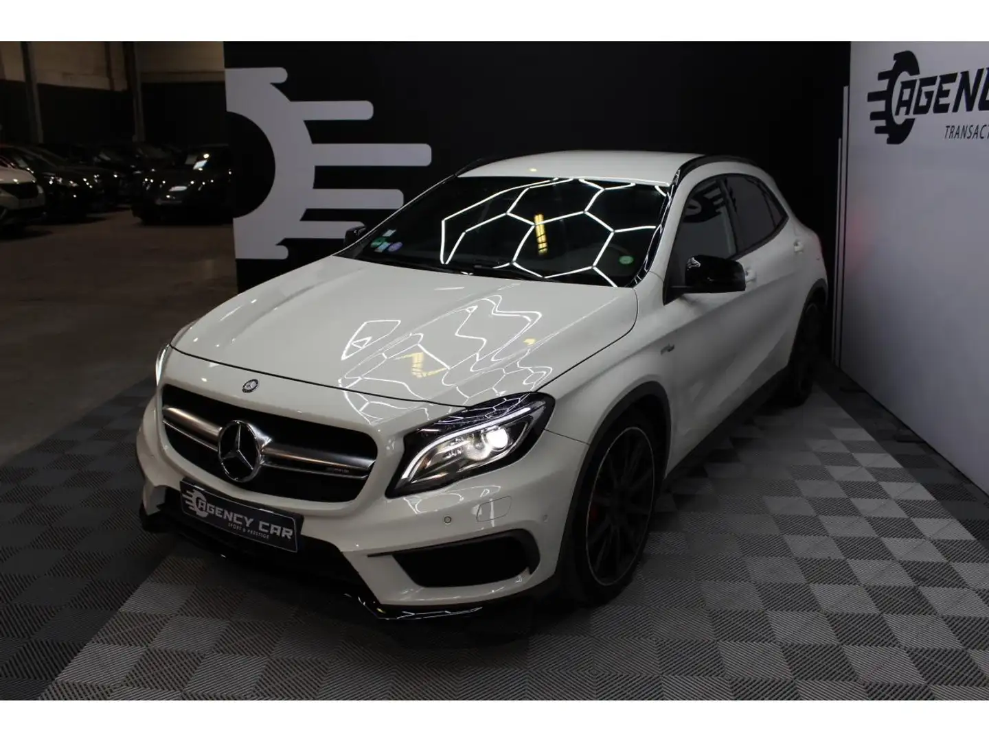 Mercedes-Benz GLA 45 AMG 45 AMG 4-Matic Speedshift DCT 381 Suivi Mercedes Blanc - 2