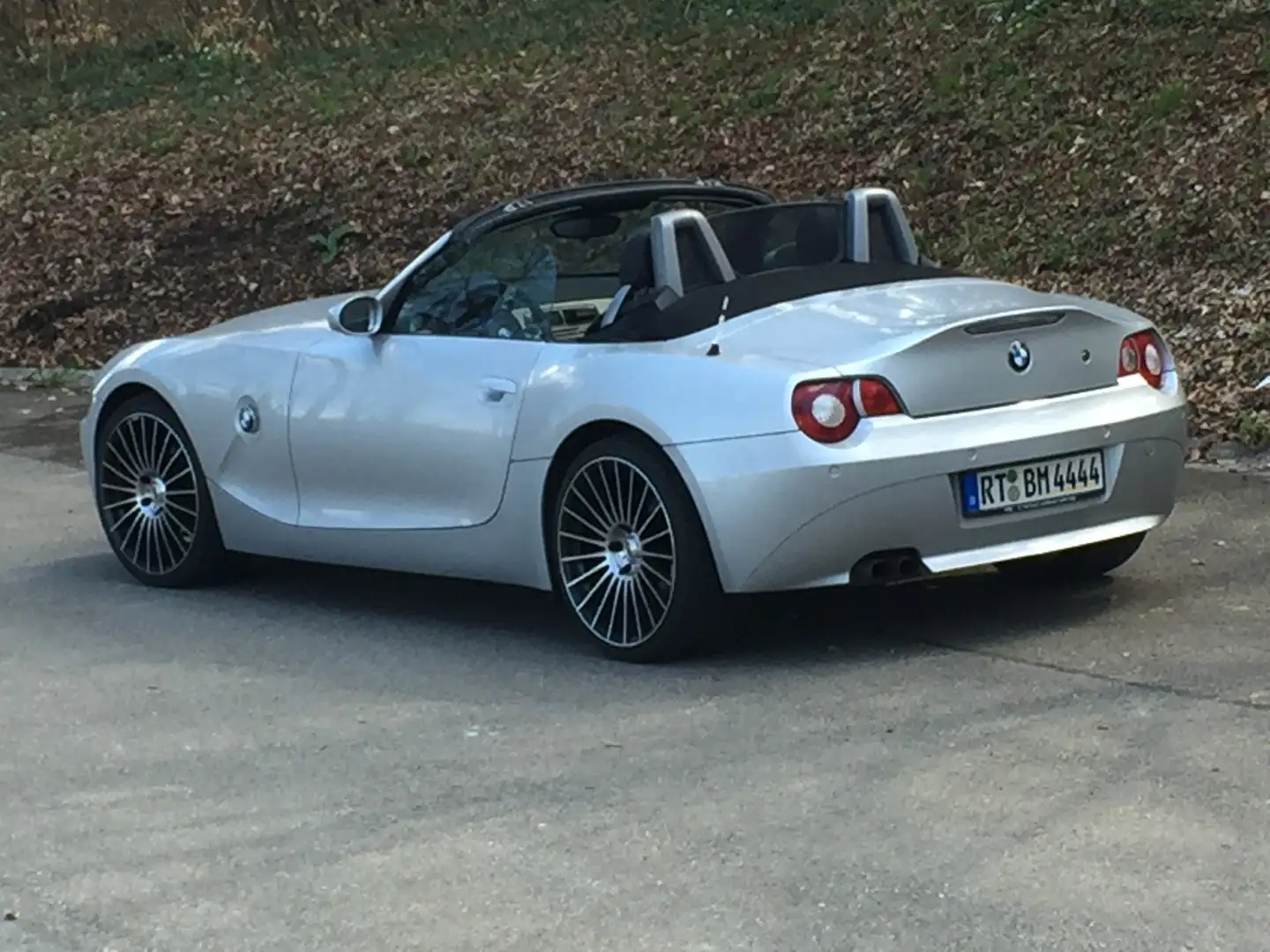 BMW Z4 2.2i Grau - 2