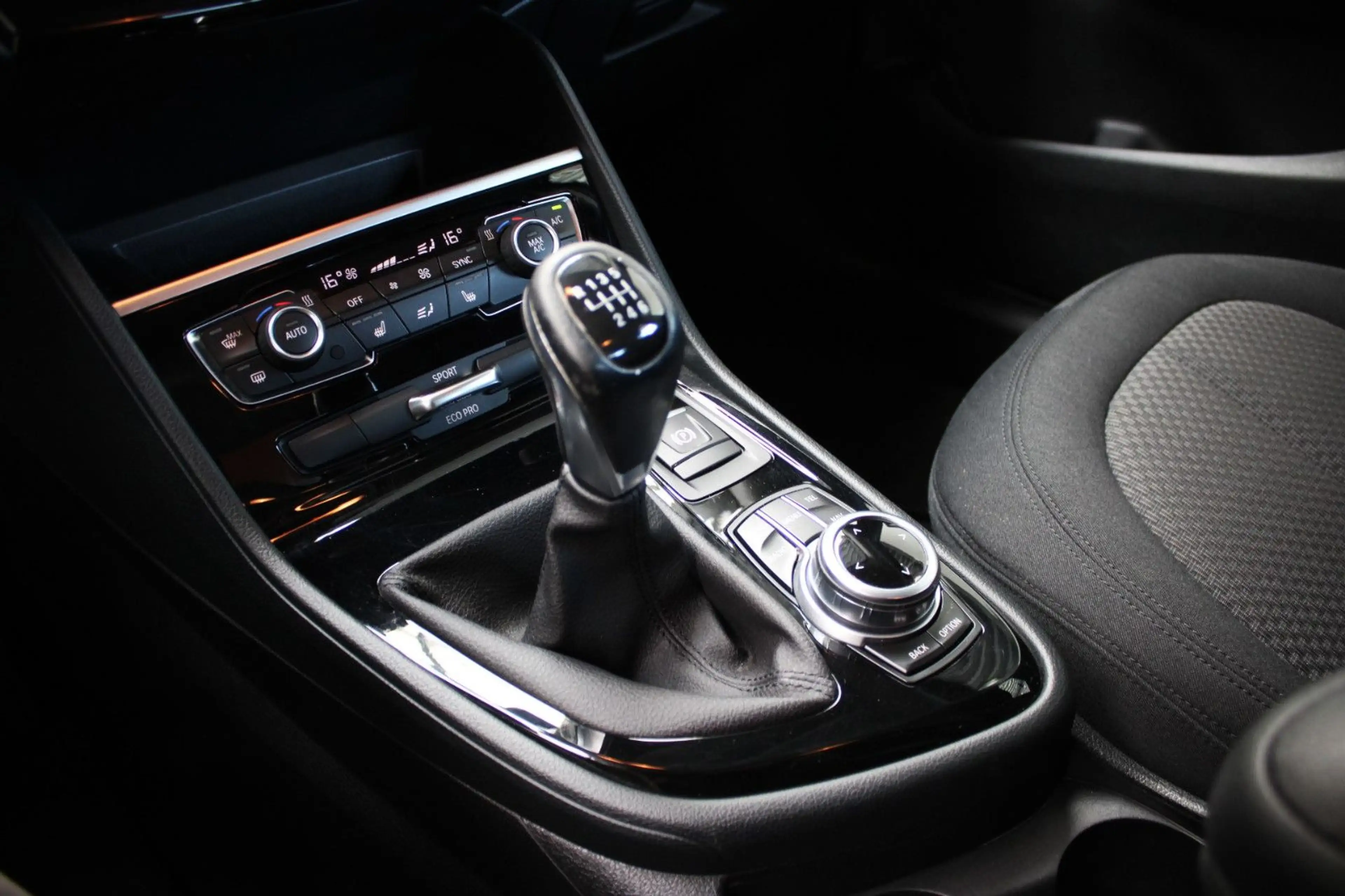 BMW 218 218D ACTIVE TOURER #ADVANTAGE #AHK #NAVI — photo 14