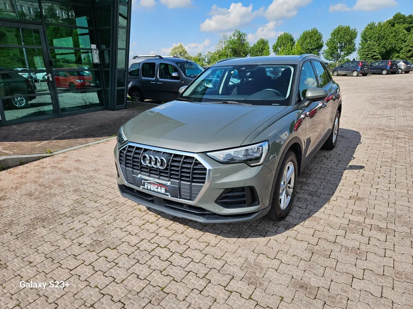Audi Q3 35 TDI Grau - 1