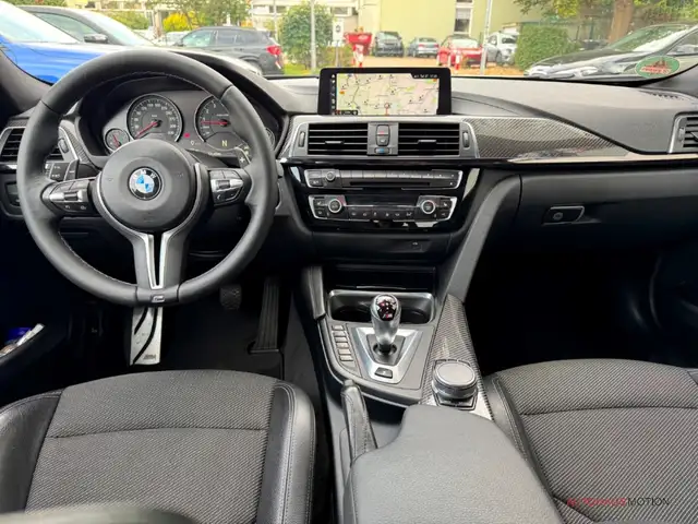 BMW M3 view 11