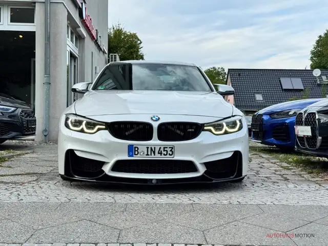 BMW M3 view 3