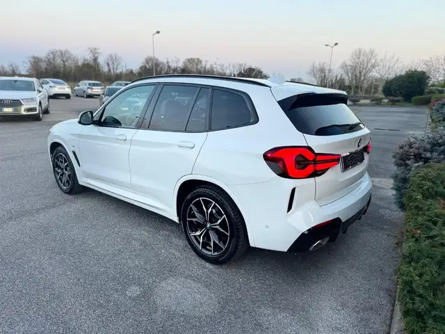 BMW X3 view 5