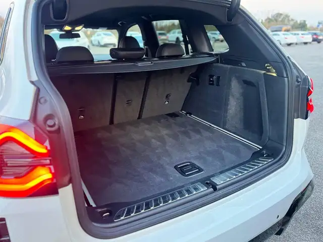 BMW X3 view 24