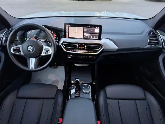 BMW X3 view 9