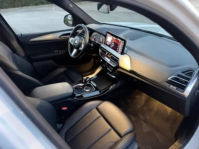 BMW X3 view 12