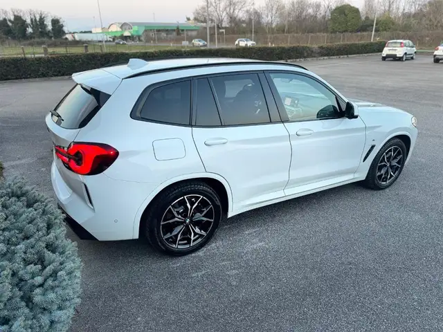 BMW X3 view 4