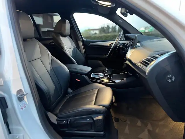 BMW X3 view 13