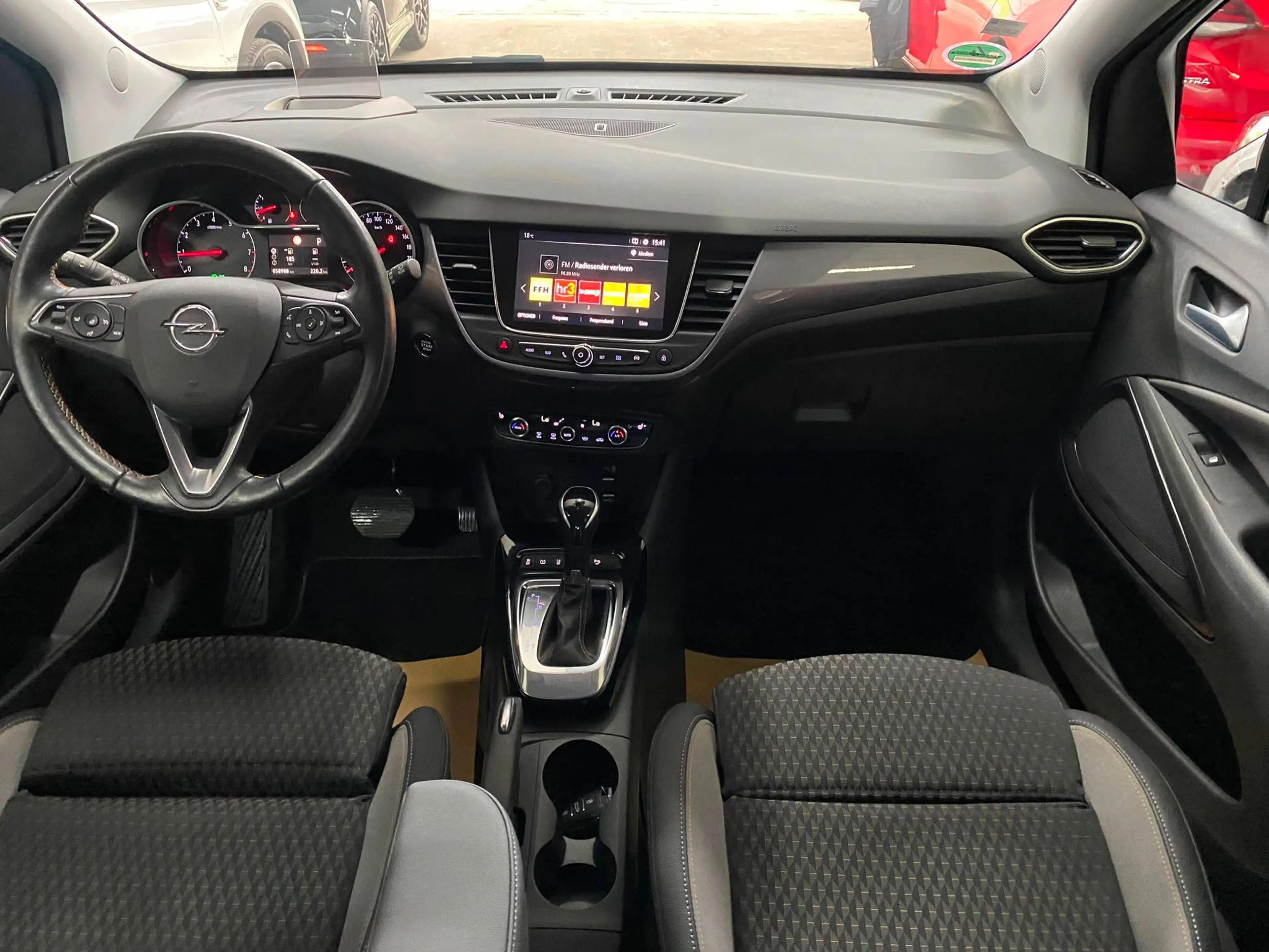Opel Crossland X 1.2 Ultimate*HEAD-UP*LED*NAVI*R-KAMERA — photo 8
