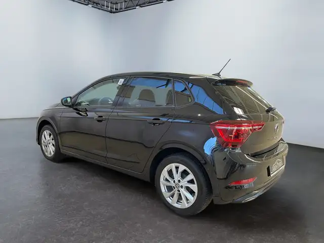 Volkswagen Polo view 4