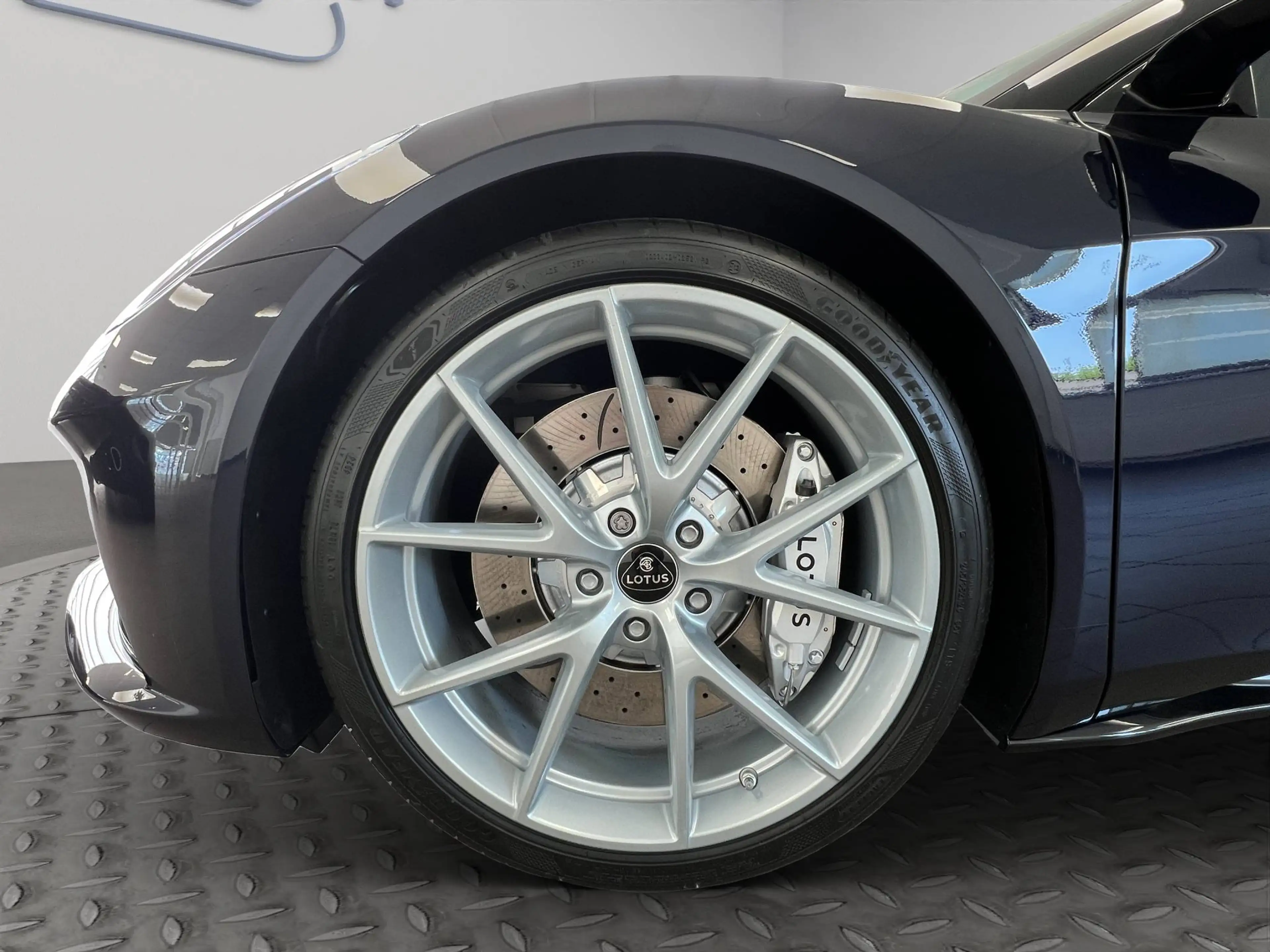 Lotus Emira Turbo SE — photo 15