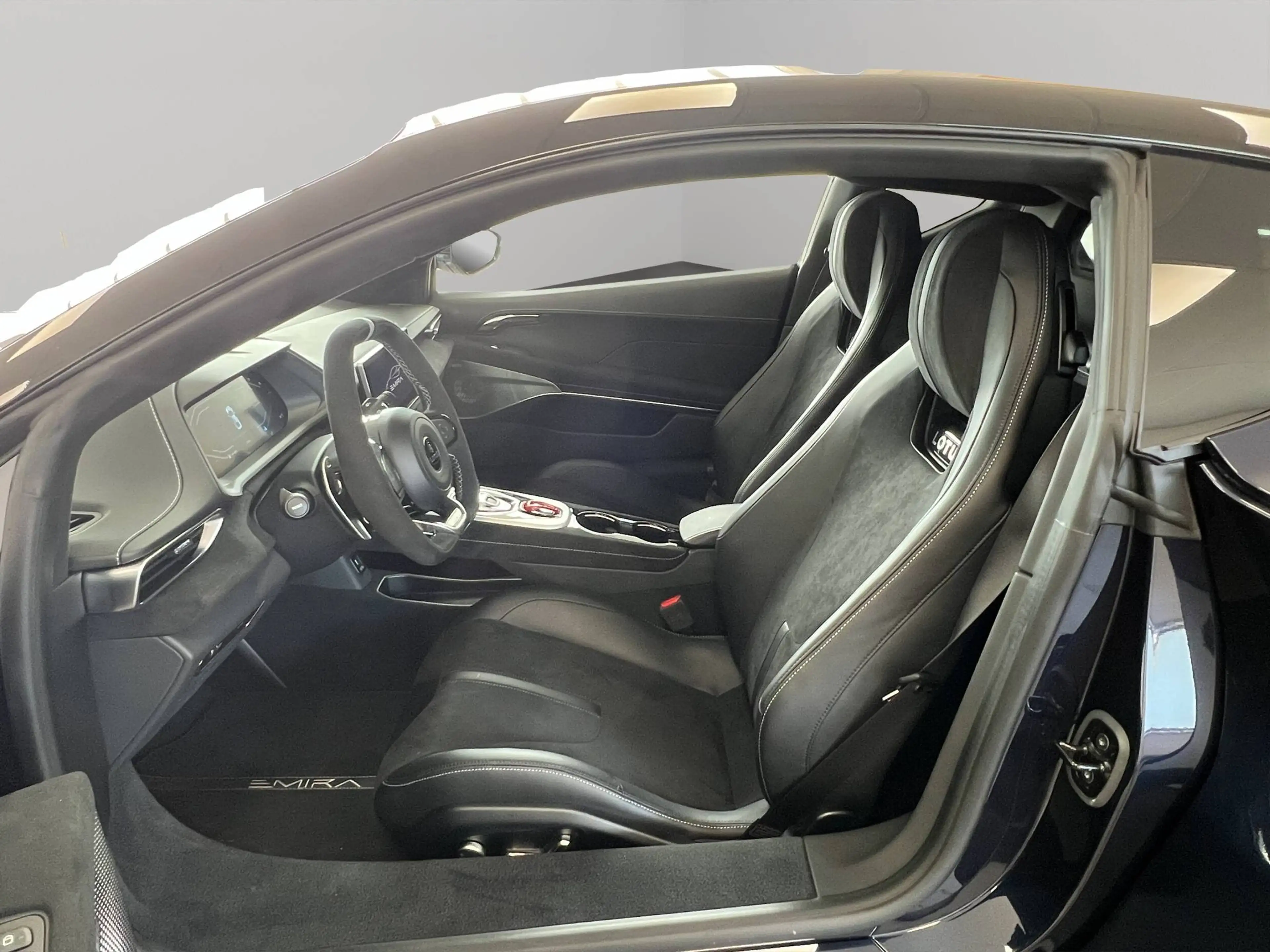 Lotus Emira Turbo SE — photo 9