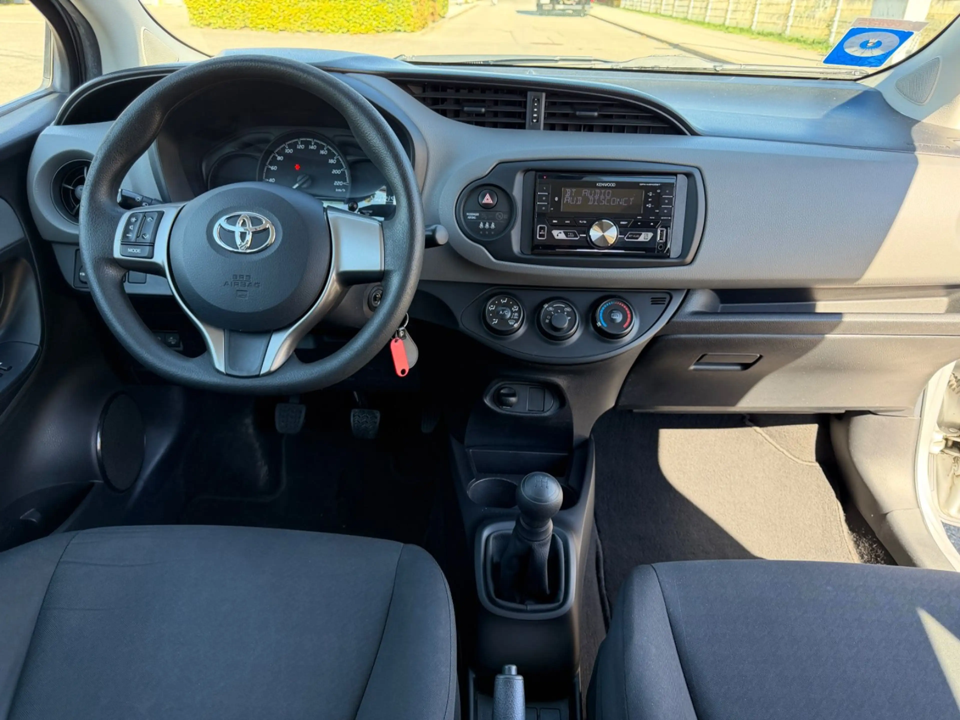 Toyota Yaris Basis * 1.Hand, Klima, Spurhalte, * — photo 14