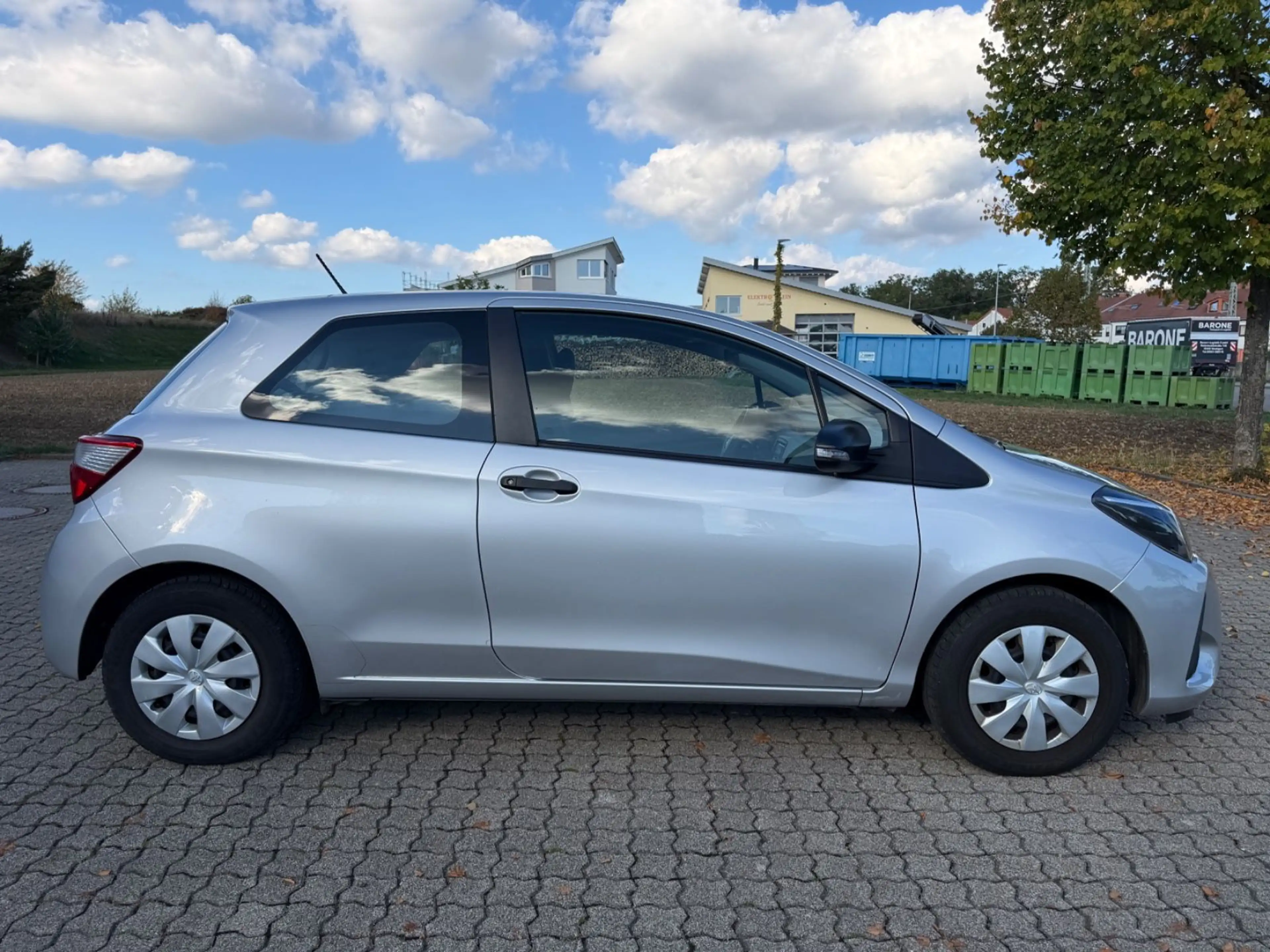 Toyota Yaris Basis * 1.Hand, Klima, Spurhalte, * — photo 4