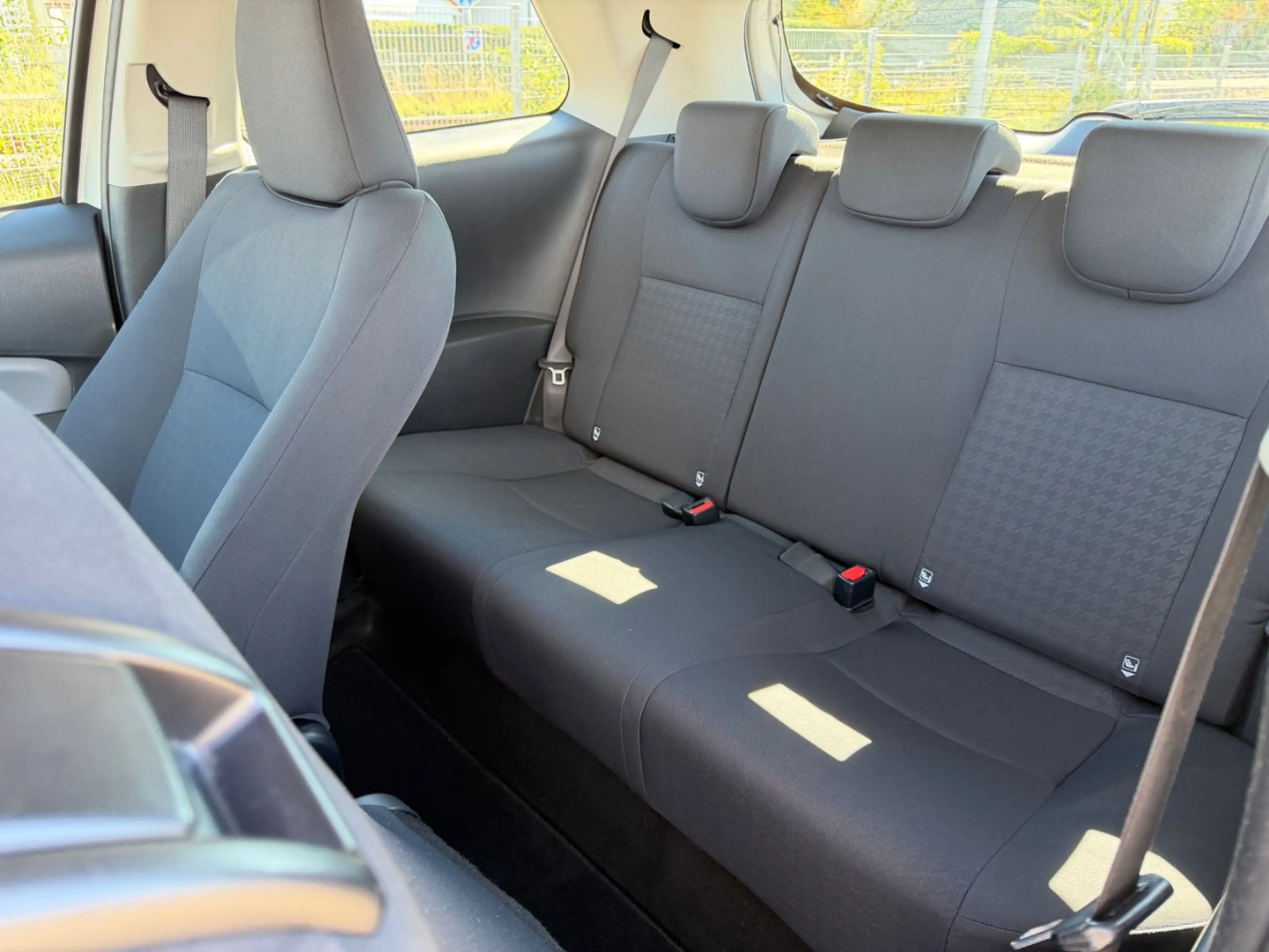 Toyota Yaris Basis * 1.Hand, Klima, Spurhalte, * — photo 11