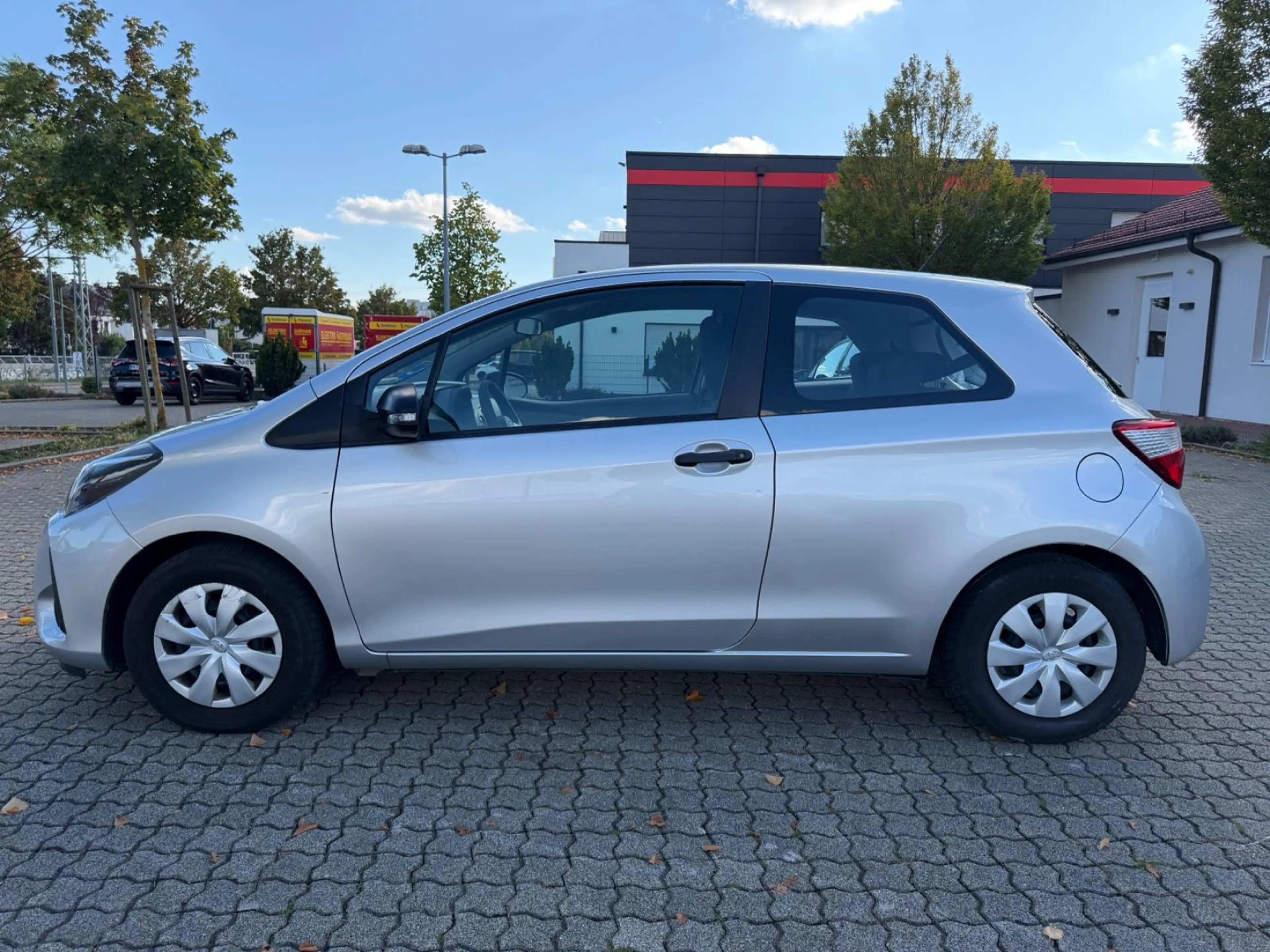Toyota Yaris Basis * 1.Hand, Klima, Spurhalte, * — photo 8