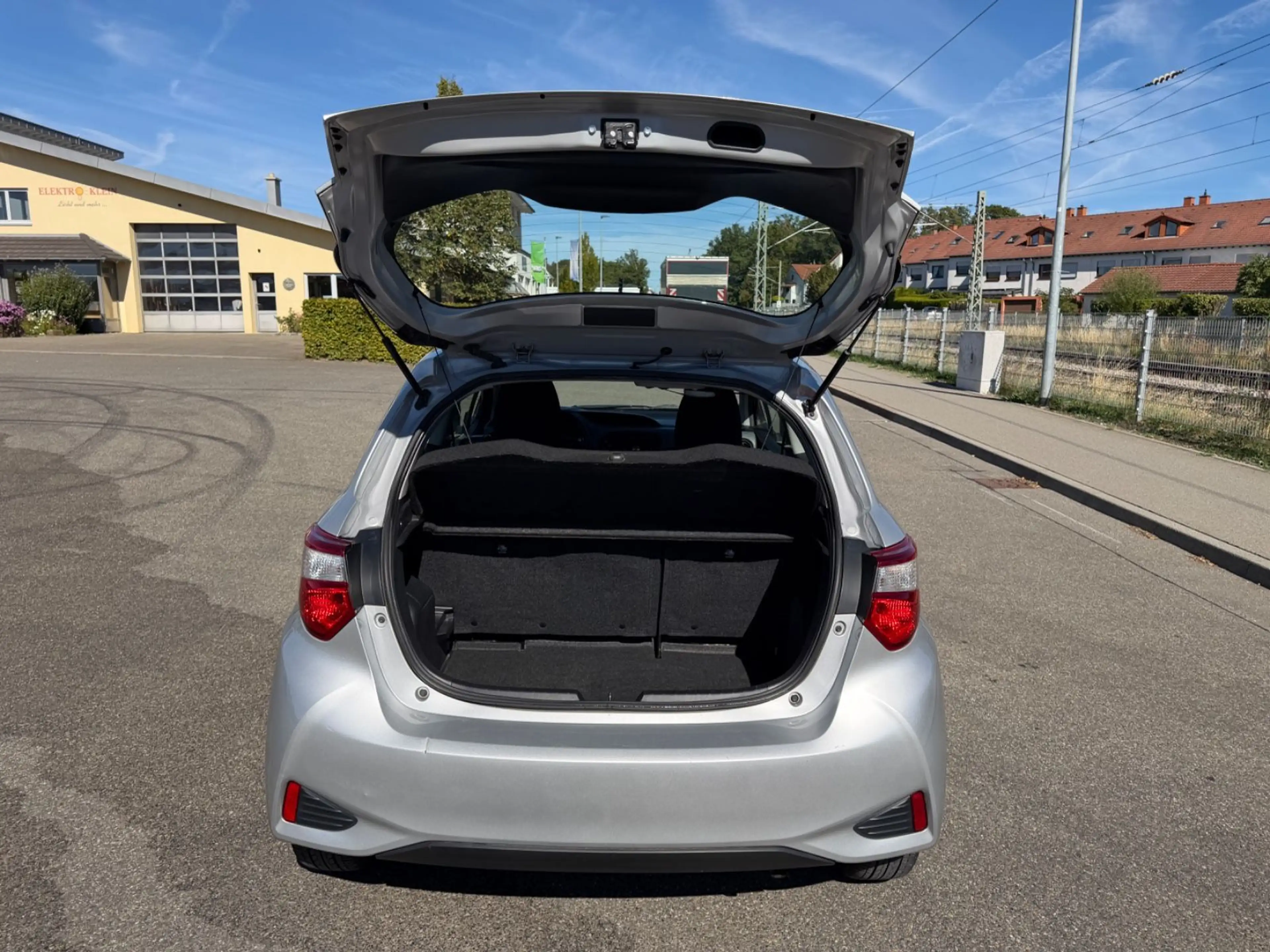 Toyota Yaris Basis * 1.Hand, Klima, Spurhalte, * — photo 12