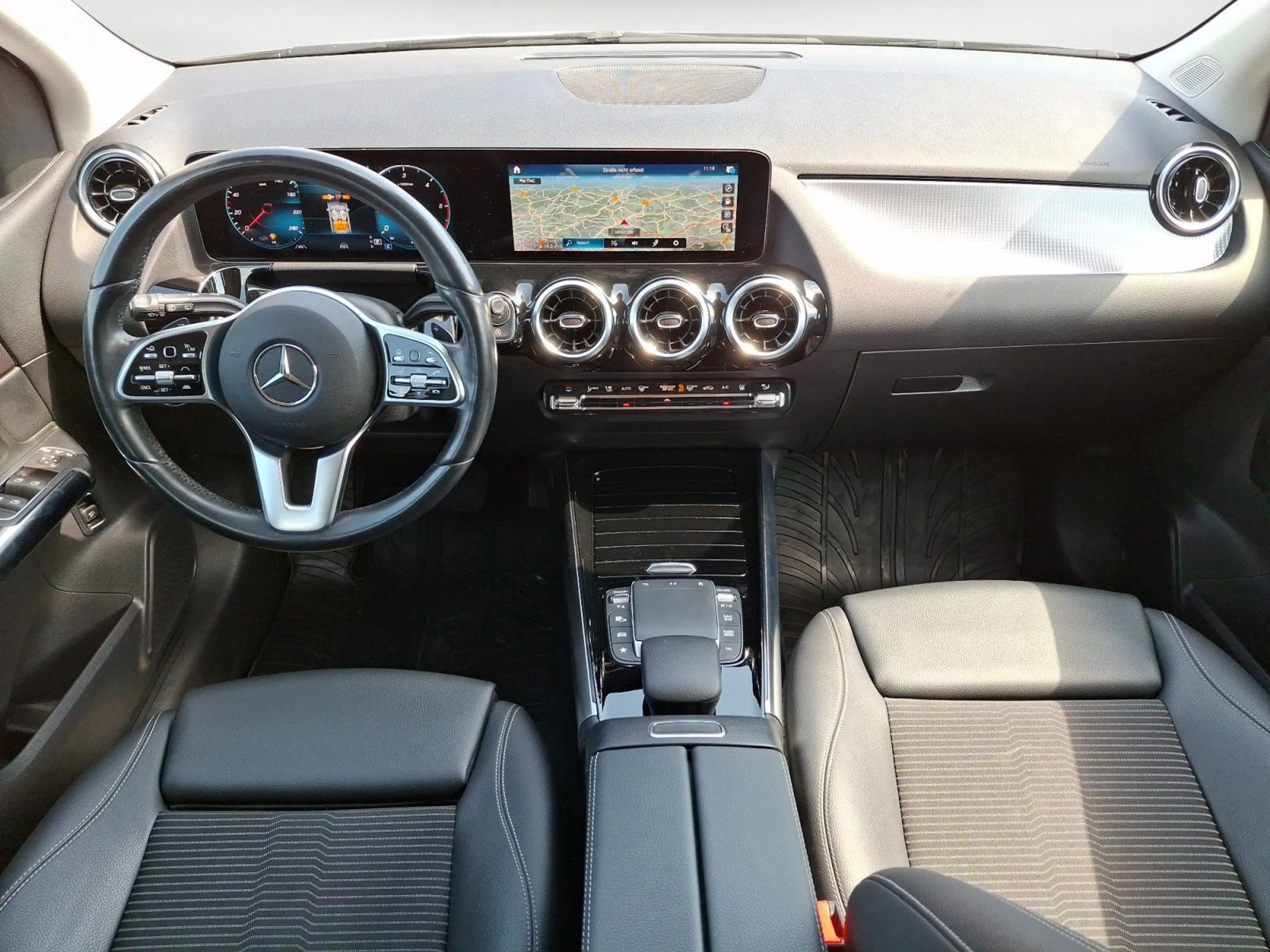 Mercedes-Benz B 200 d NAVI*SHZ*LED*STANDHEIZUNG*KAMERA*PDC*LED — photo 10