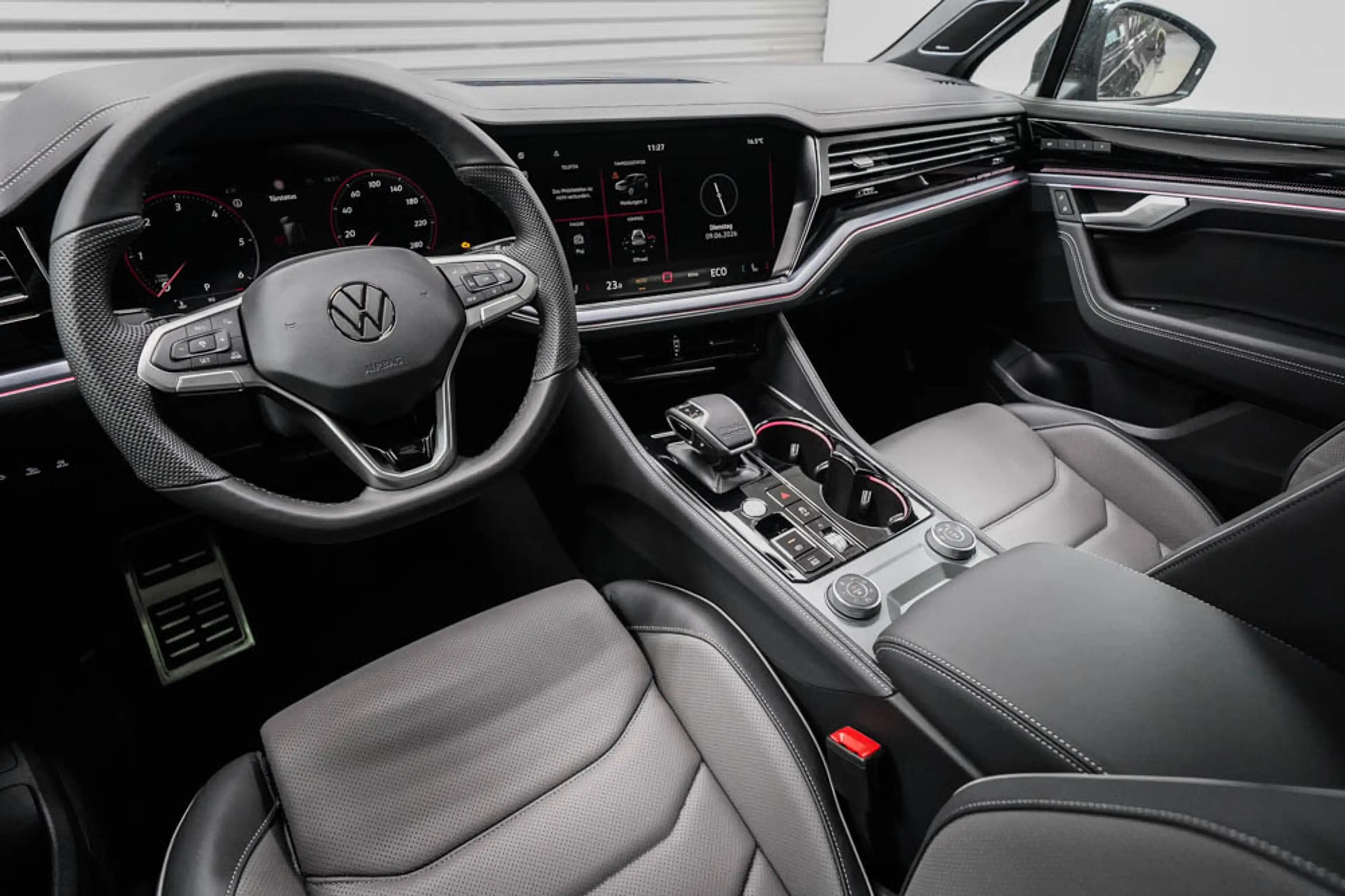 Volkswagen Touareg 3,0 V6 TDI 4Motion R-Line,AHK,Pano -LAG. — photo 7