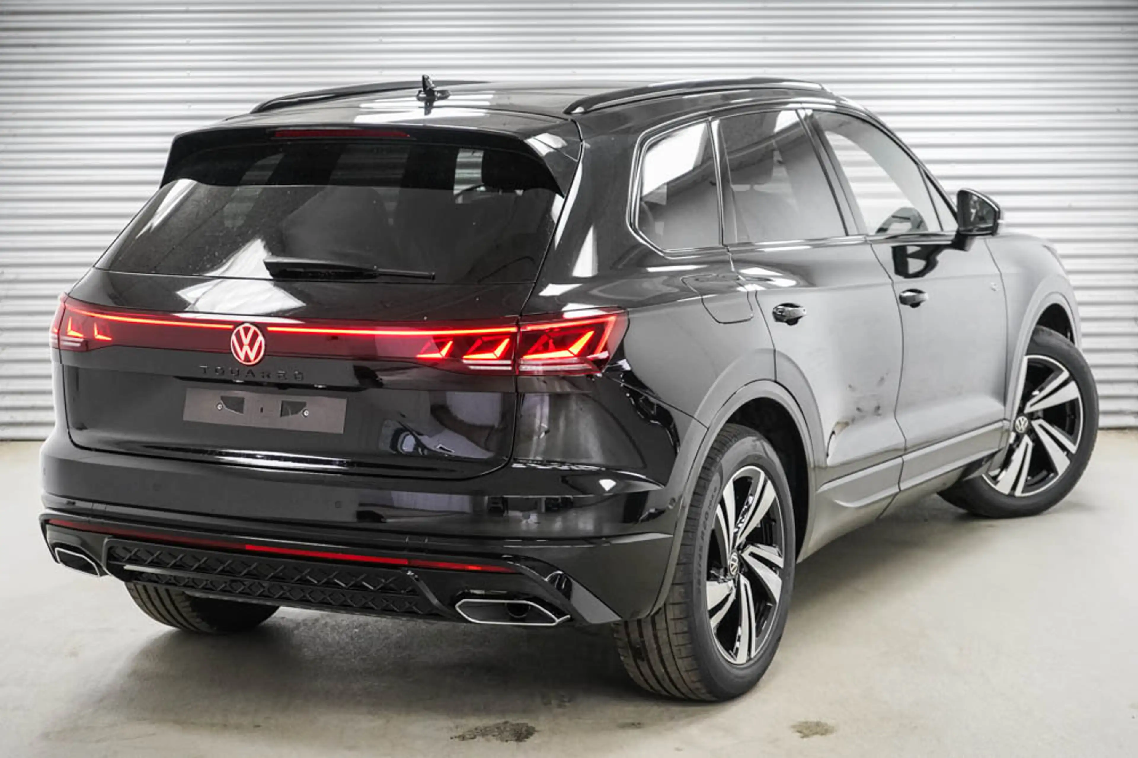 Volkswagen Touareg 3,0 V6 TDI 4Motion R-Line,AHK,Pano -LAG. — photo 3