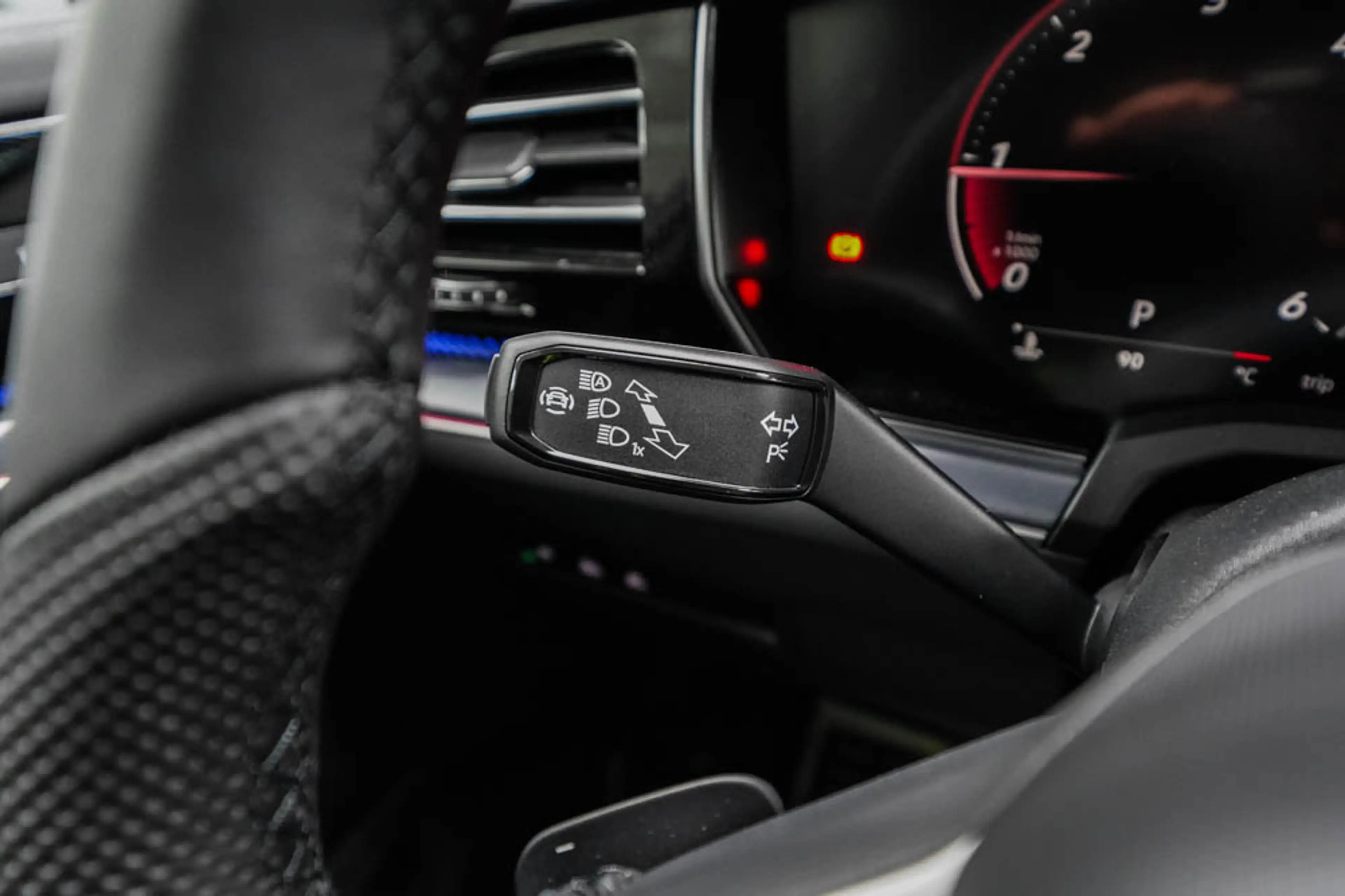 Volkswagen Touareg 3,0 V6 TDI 4Motion R-Line,AHK,Pano -LAG. — photo 10