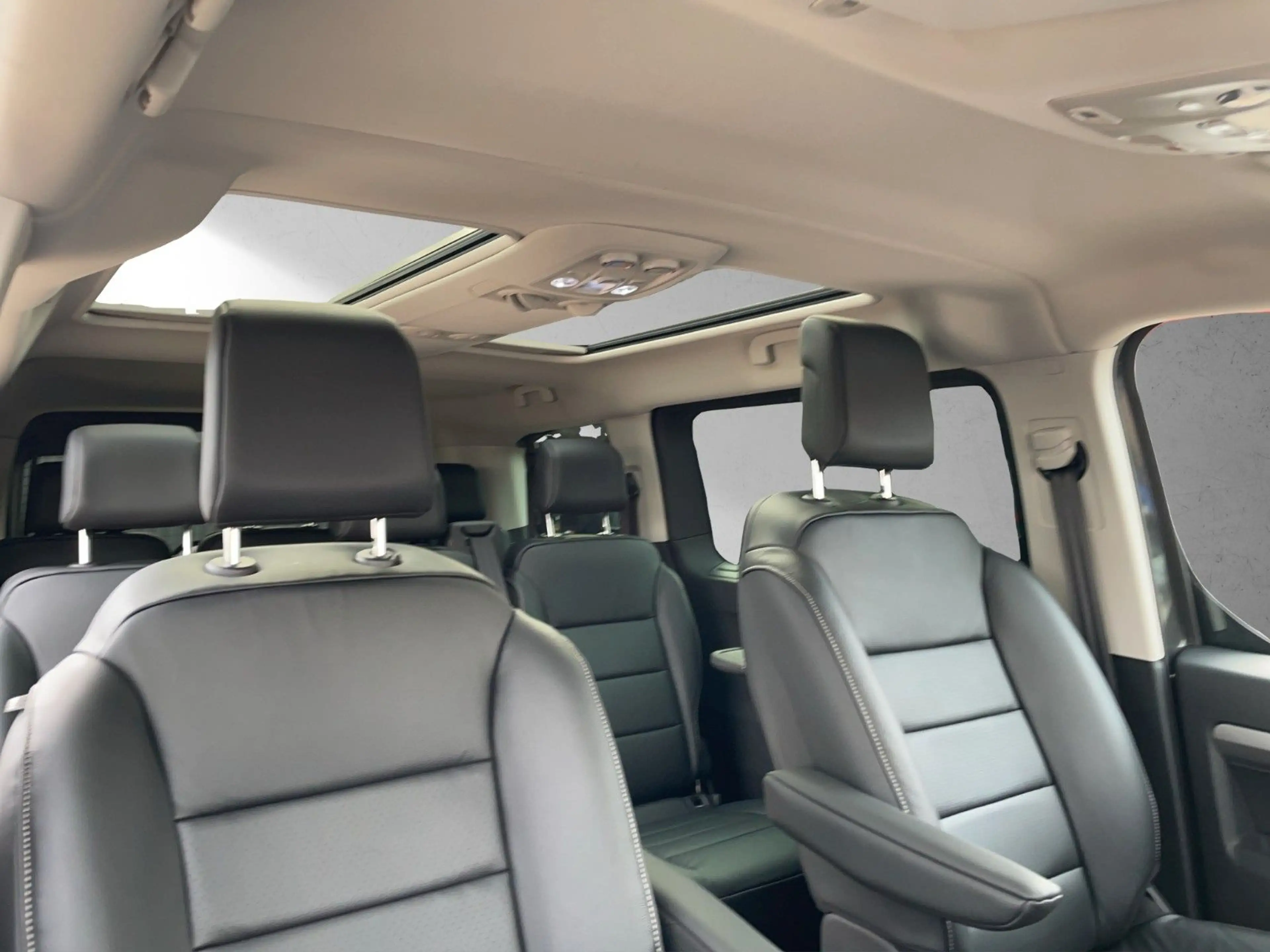 Peugeot Traveller 2.2 BlueHDi Pano/Leder,sofort lieferb. — photo 15