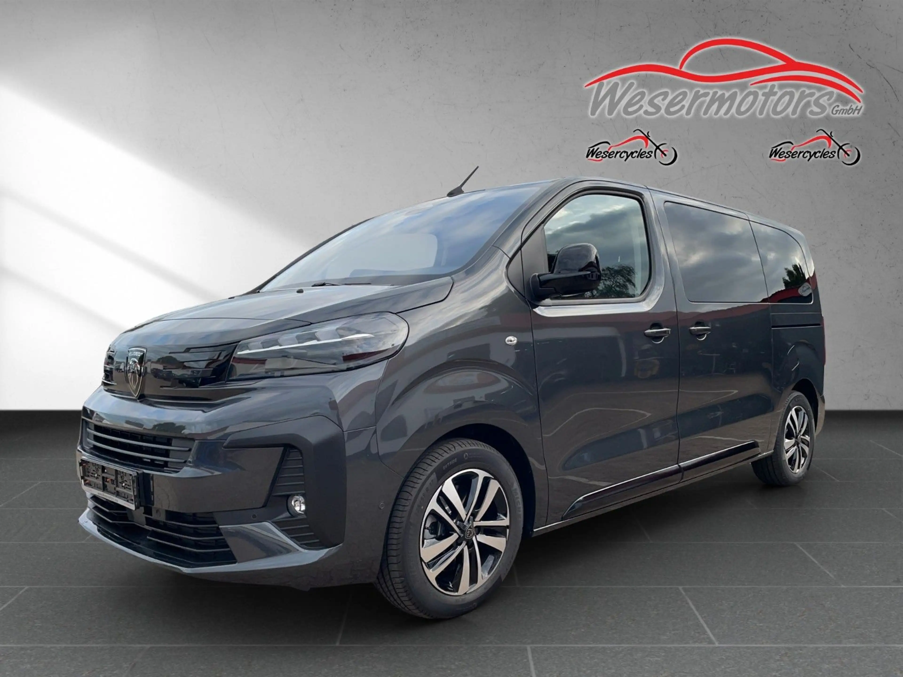 Peugeot Traveller 2.2 BlueHDi Pano/Leder,sofort lieferb.