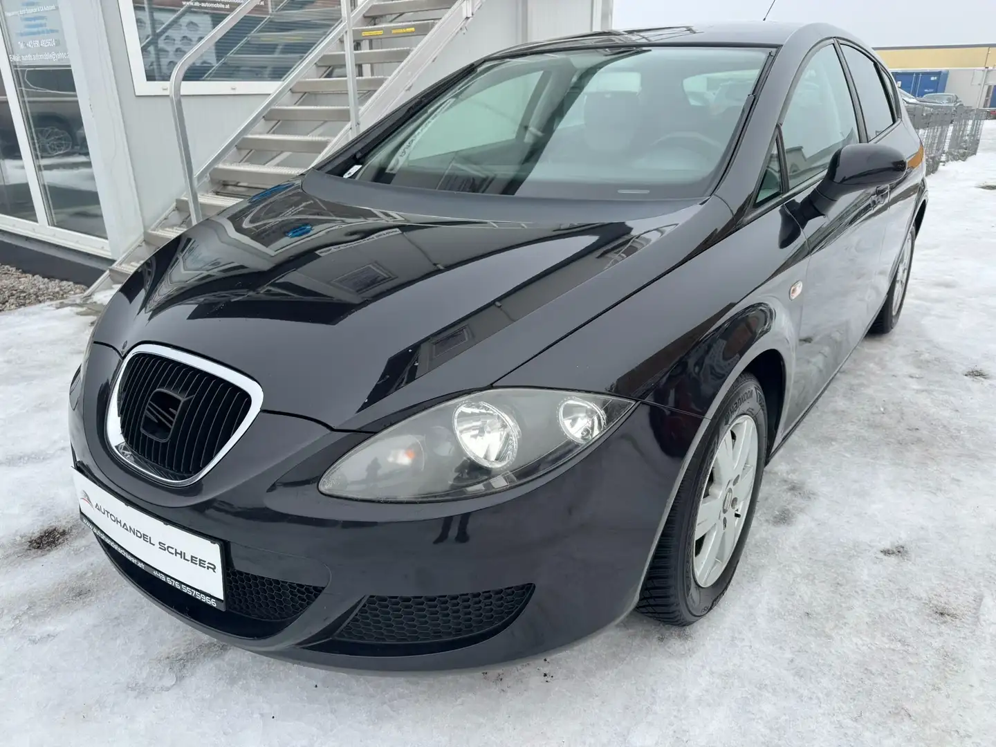 SEAT Leon Reference 1.4 TSI Schwarz - 1