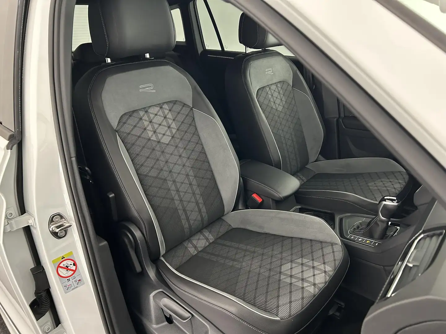 Volkswagen Tiguan 1.4 TSI 245pk eHybrid R-Line Business+ Black Style Wit - 2