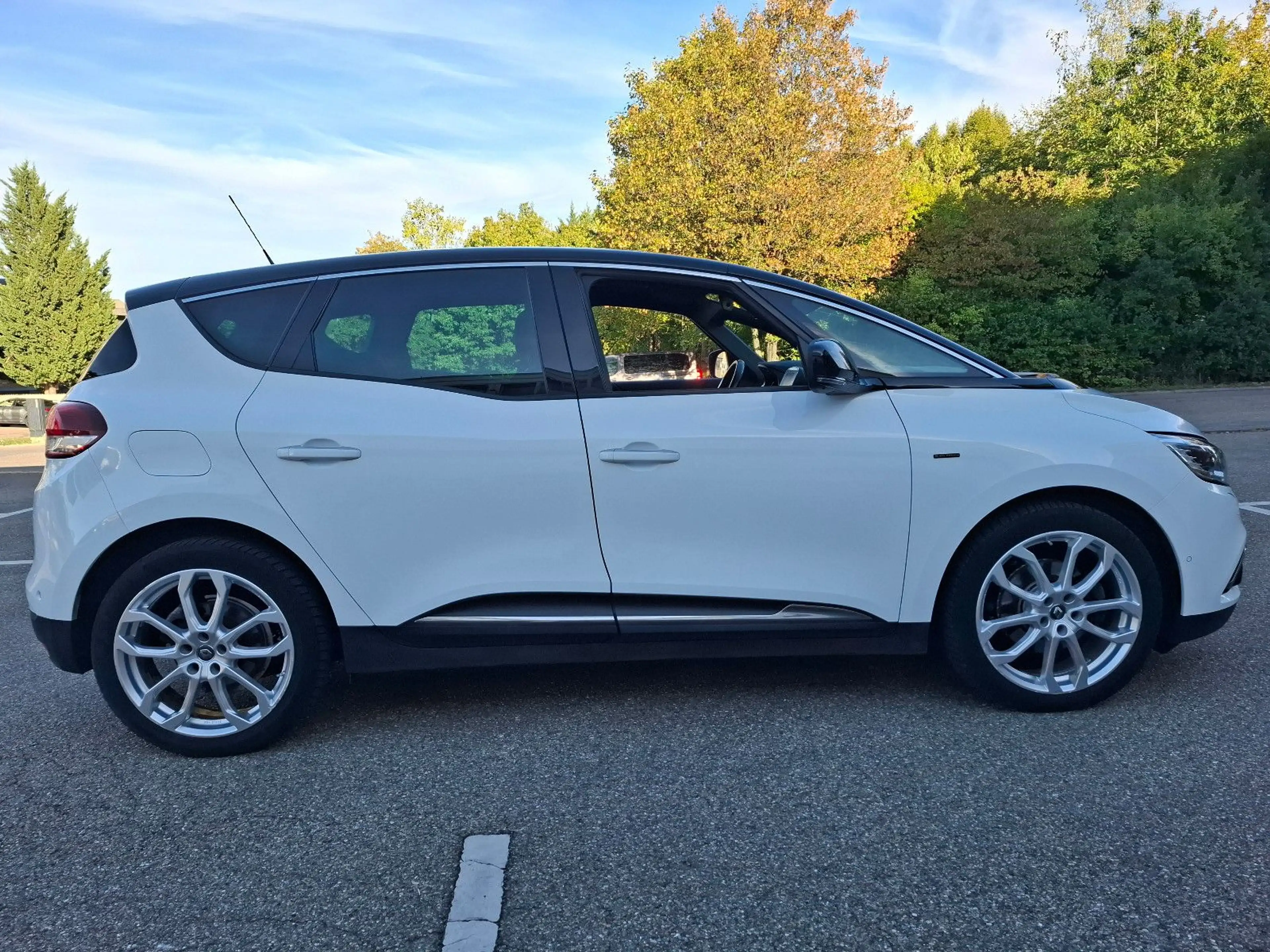 Renault Scenic IV Black Edition*Alcantara*Pano*Kamera* — photo 7