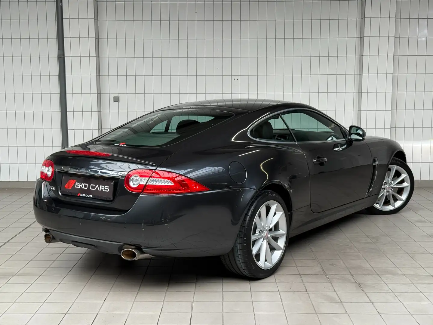 Jaguar XK Coupé 5.0i V8 Celebration Edition 1er Prop !!! Gris - 2