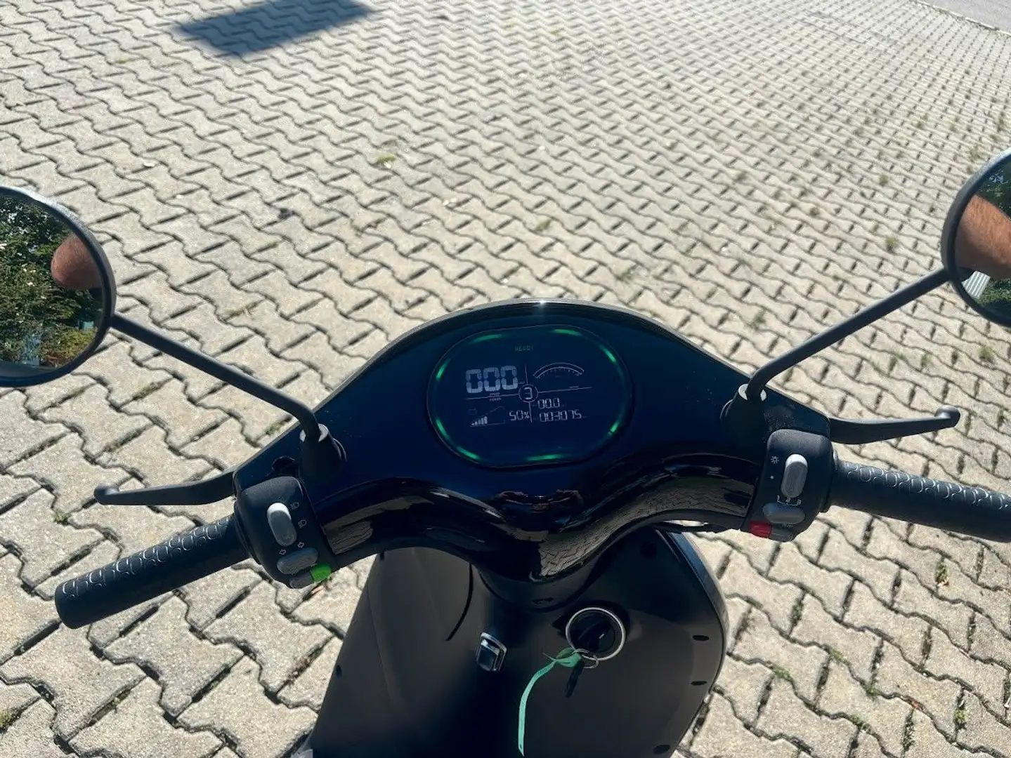 Horwin EK3 Elektroroller 95 km/h Grau - 2