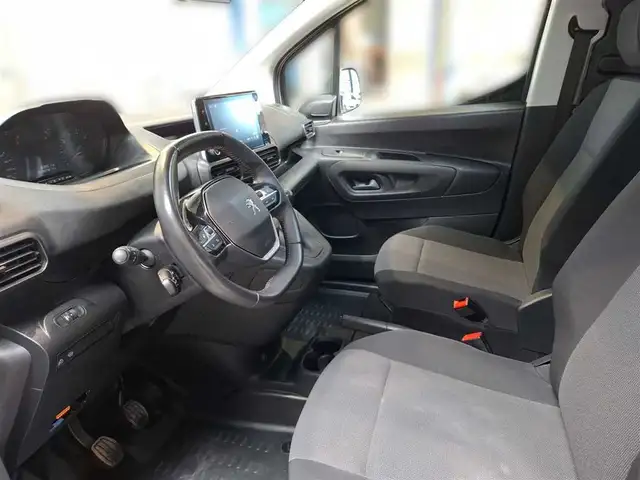 Peugeot Unknown Model view 8