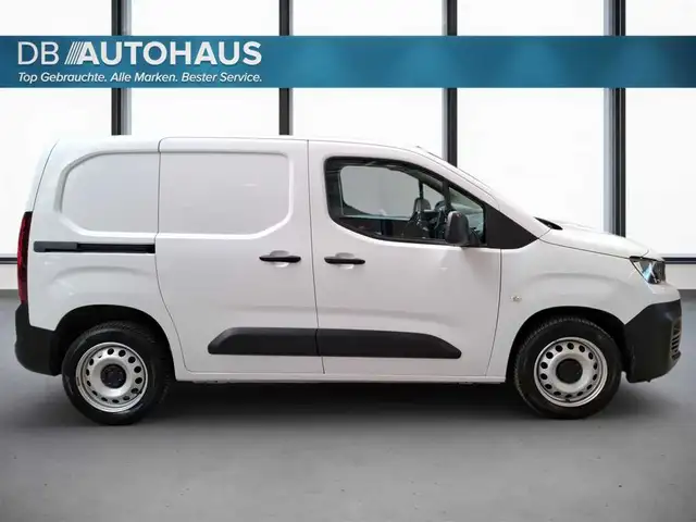 Peugeot Unknown Model view 3