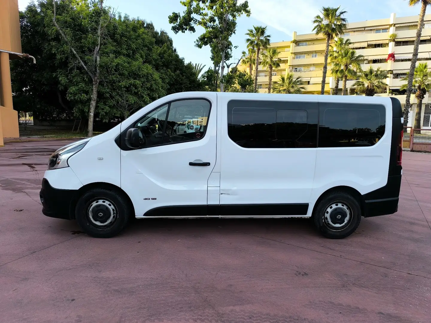 Renault Trafic Passenger Combi 9 1.6dCi 115 - 2