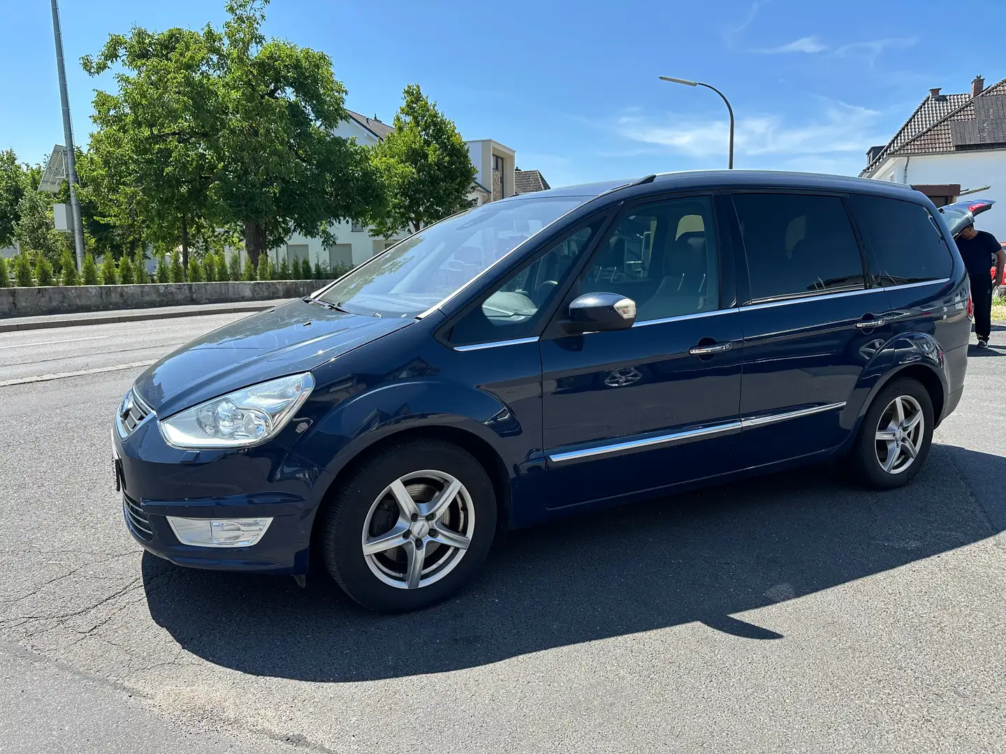 Ford Galaxy 2.0 TDCi DPF Aut. Business Edition Bruin - 1