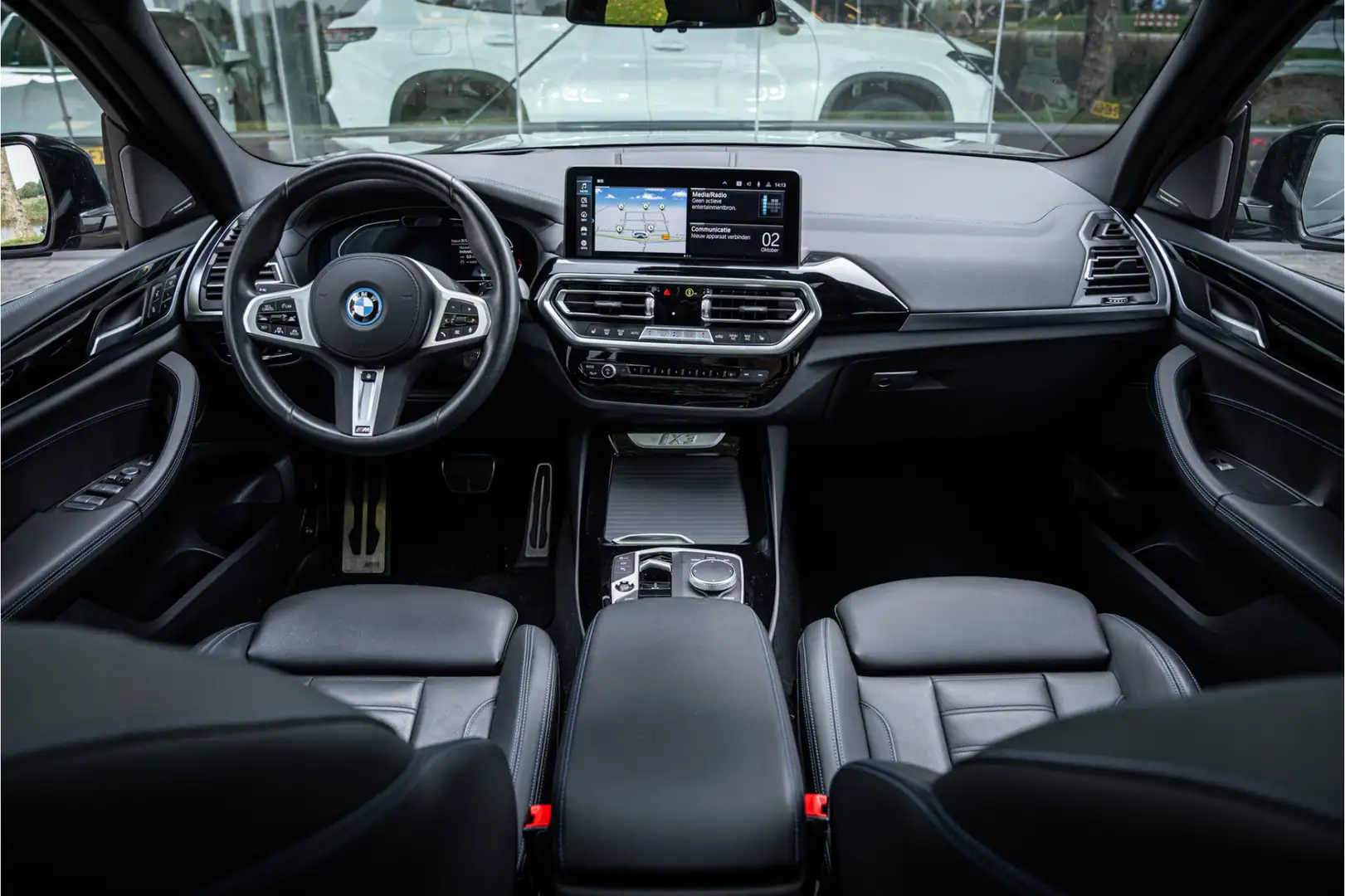 BMW iX3 High Executive 80 kWh ** Panodak ** Trekhaak ** 20 Grijs - 2