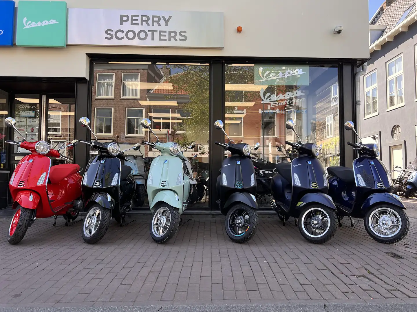 Vespa Primavera VESPA PRIMAVERA 2025 EURO5+ 0KM SUPER-DEAL NIEUW! - 1