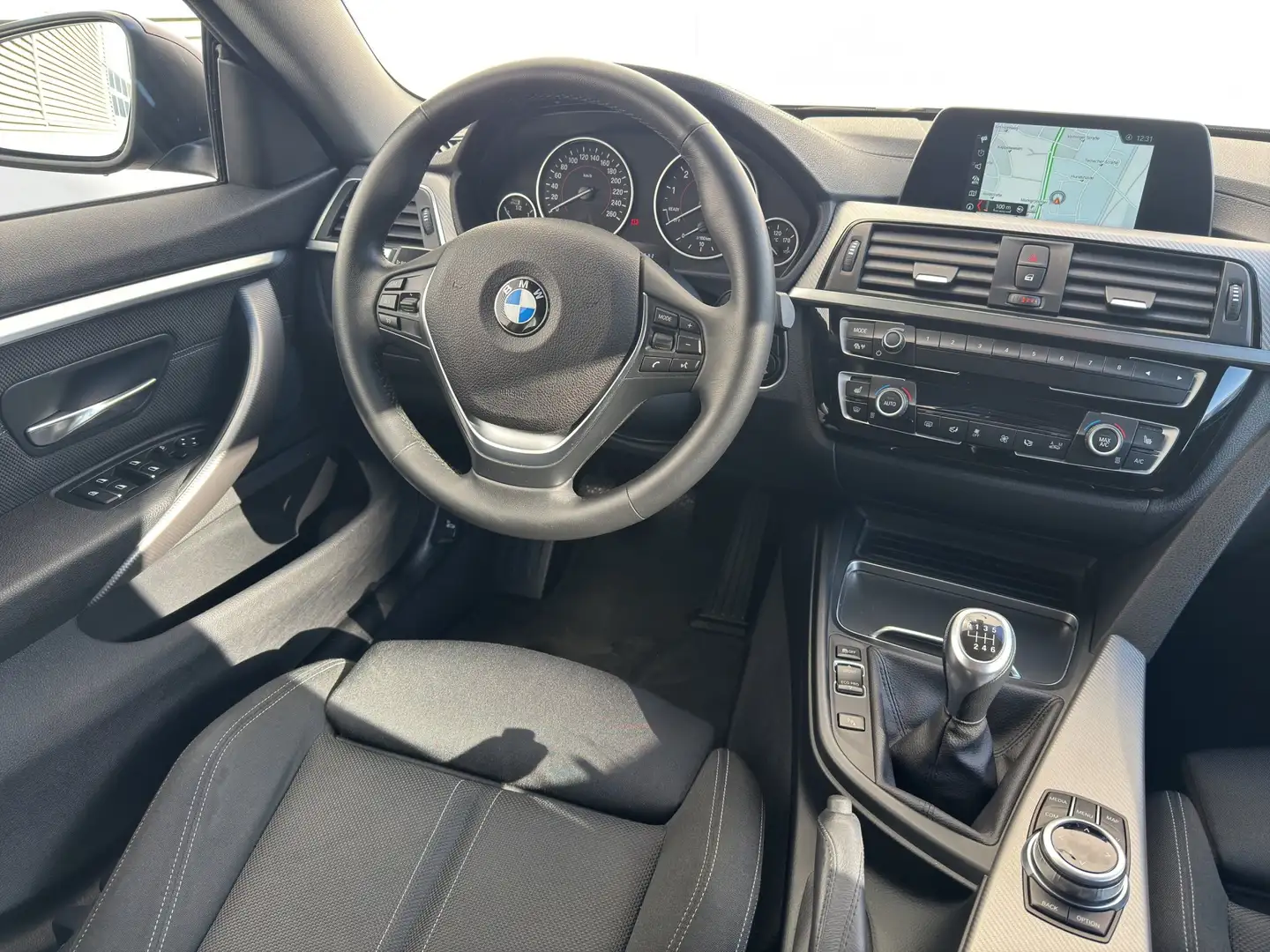 BMW 420 i Gran Coupé Sport Line Lichtpaket  Navi SH Noir - 2