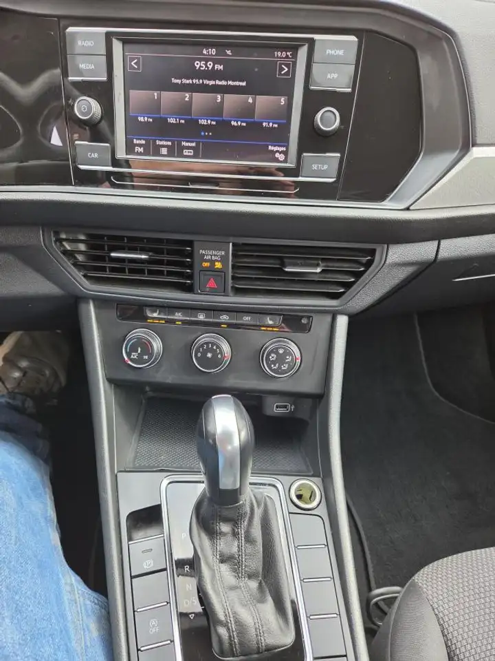 Volkswagen Jetta снимка Volkswagen Jetta