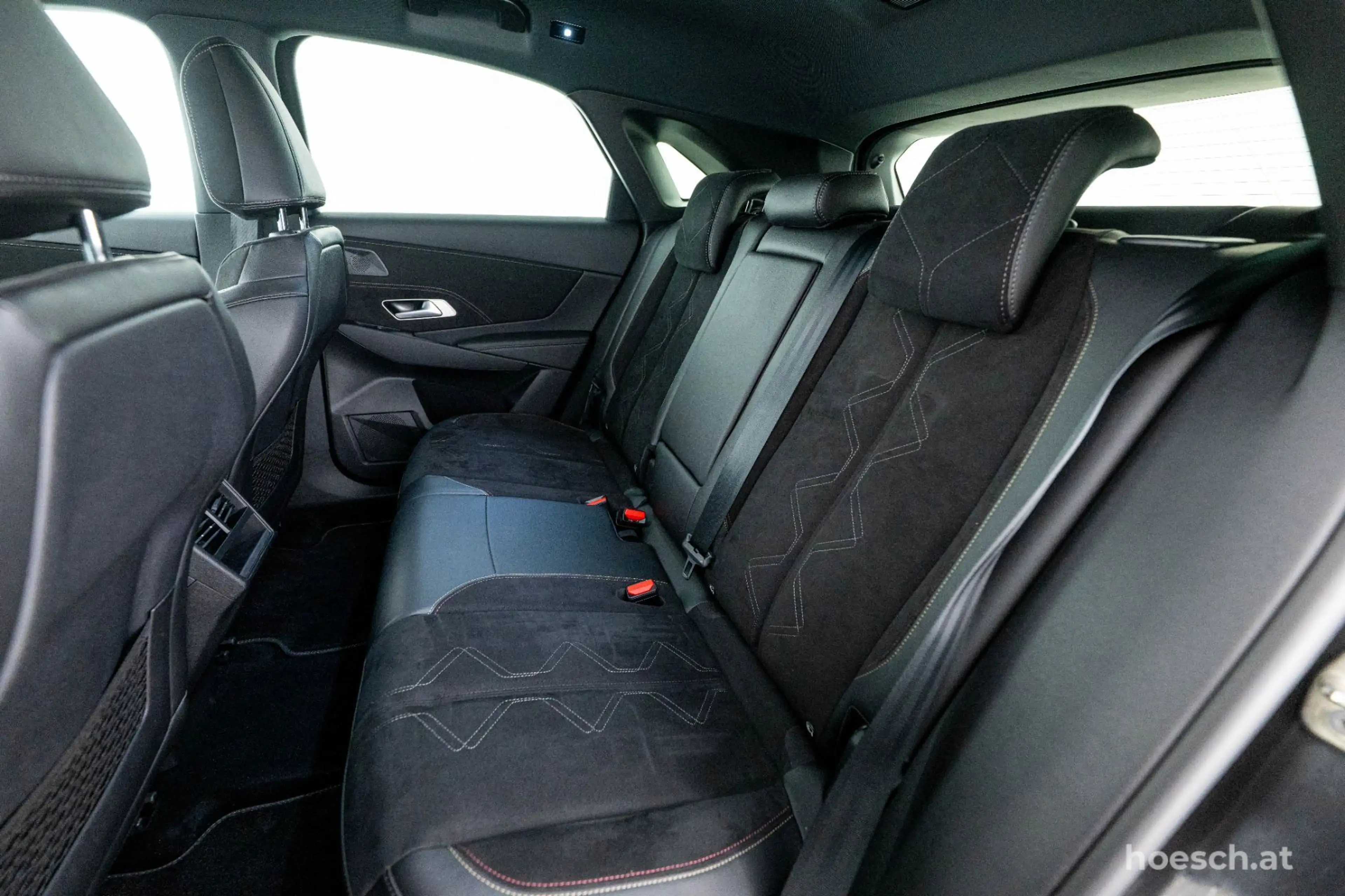 DS Automobiles DS 7 Crossback HDi 130 PALLAS EXTRAS WENIG KM — photo 7