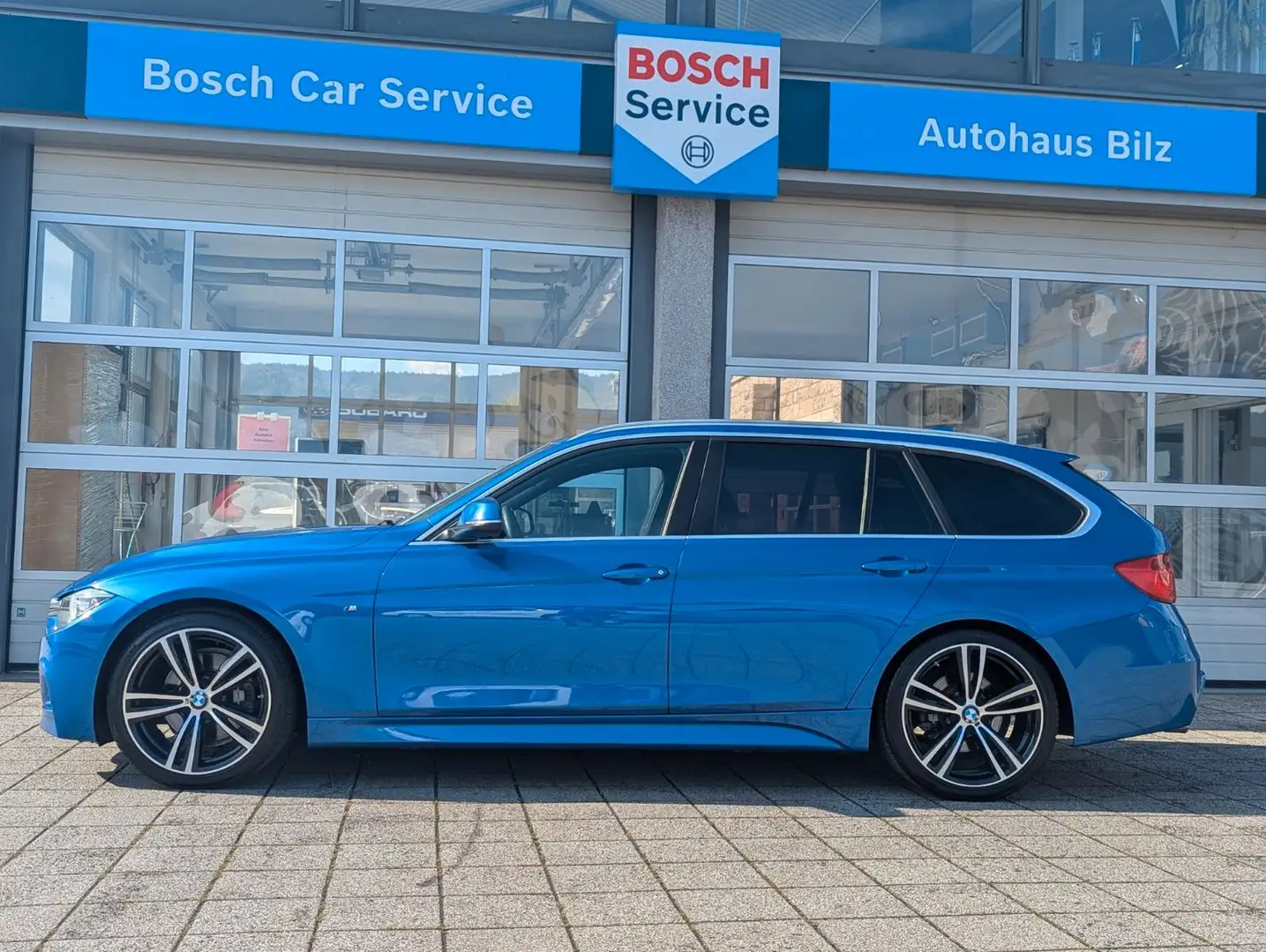 BMW 328 i Touring M-Sport *79TKM*Kamera* Blau - 2