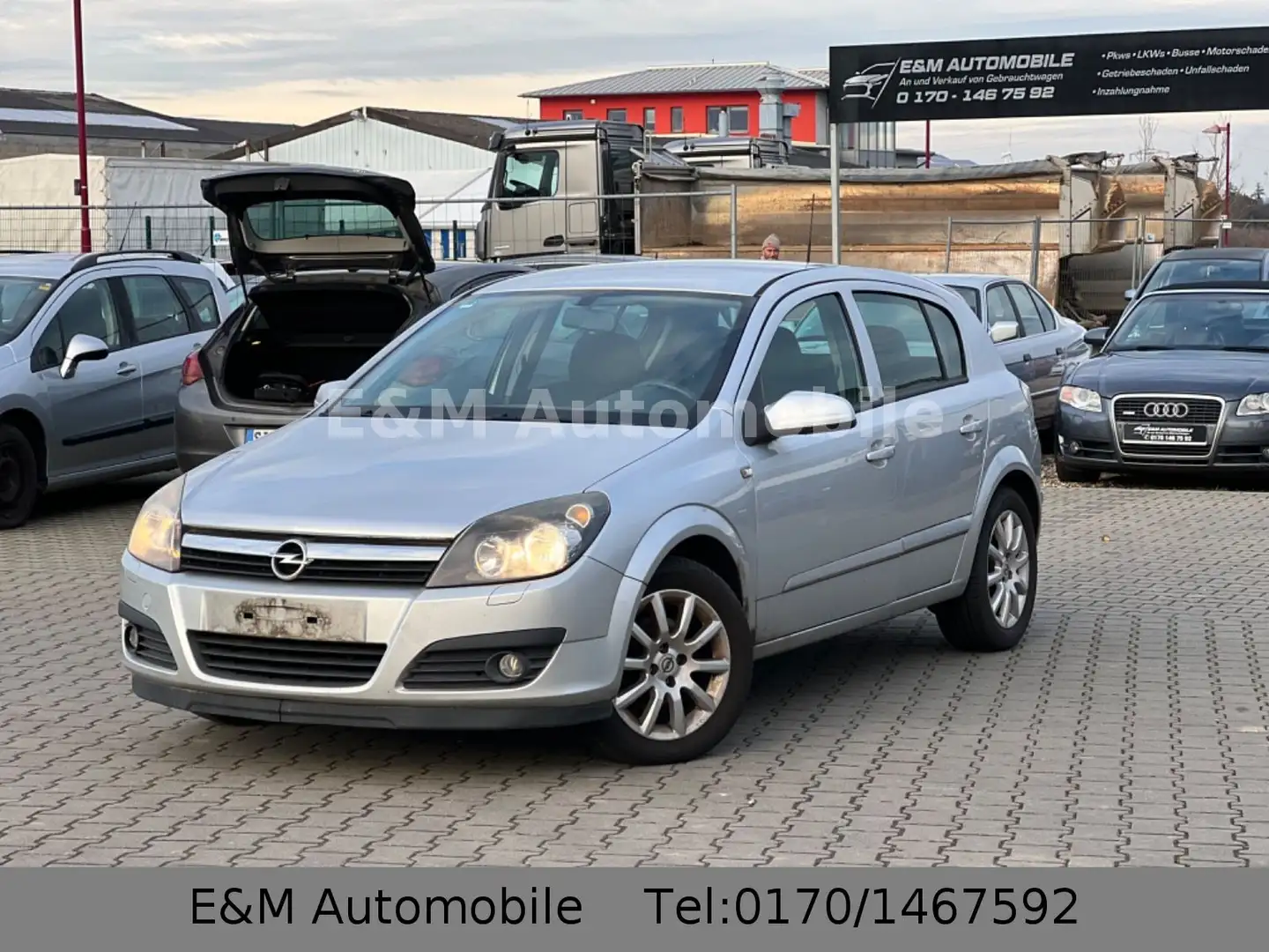 Opel Astra H Lim. Edition*5-TÜRER*1.6*TEMPOMAT* Srebrny - 1