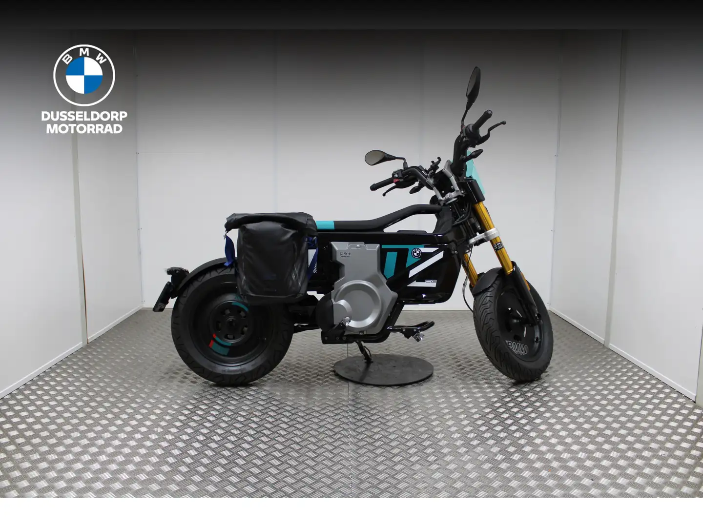 BMW CE 02 AM Cosmic black 2 Bromscooter 45km/h BTW Voertuig Noir - 1