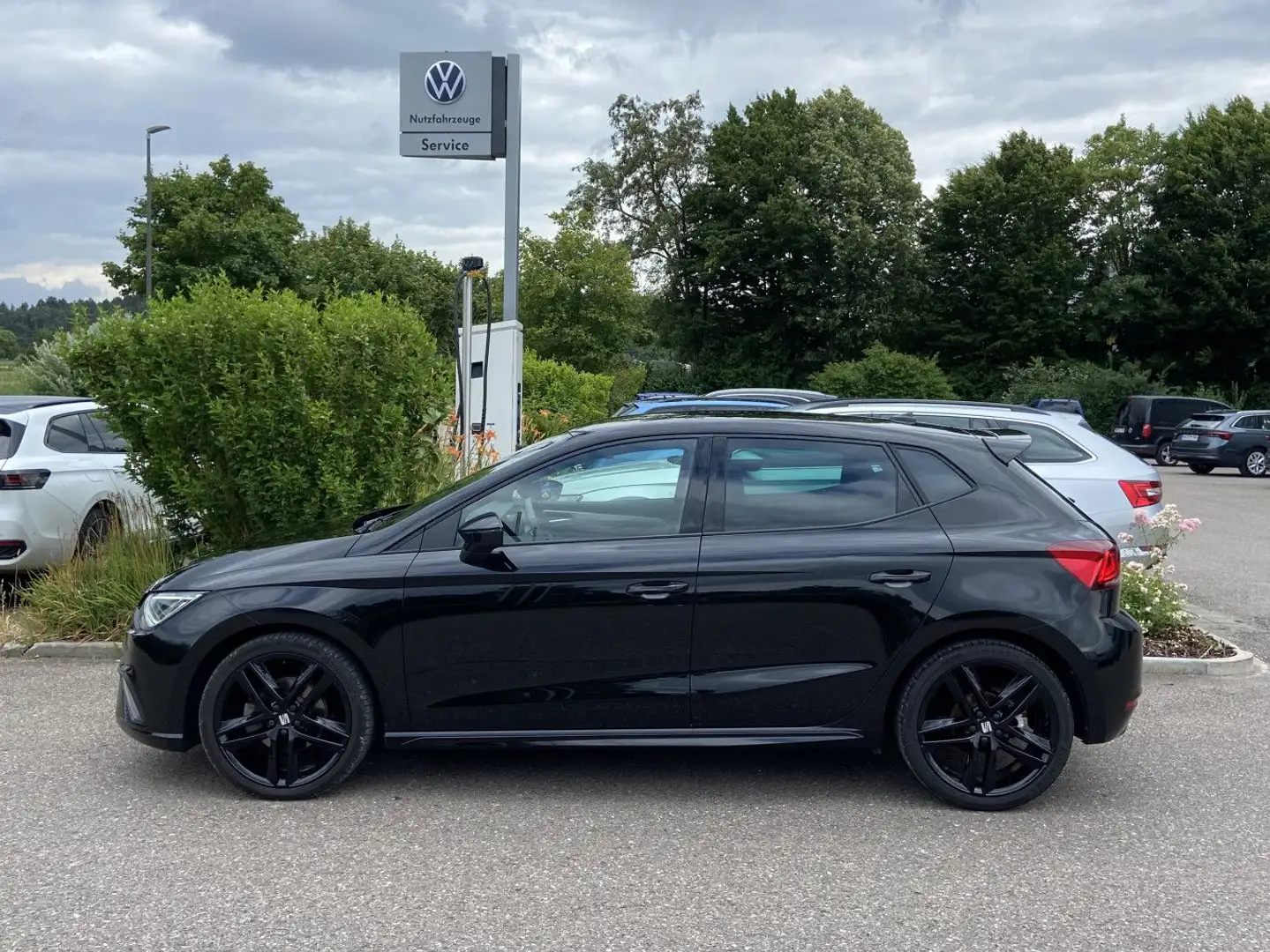 SEAT Ibiza 1.5 TSI DSG FR-LINE 18"+NAVI-PRO+LED+VIRTU Schwarz - 2