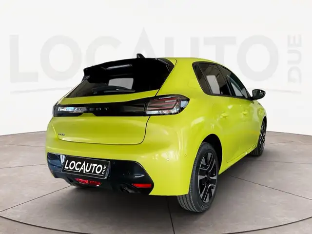 Peugeot 208 view 4