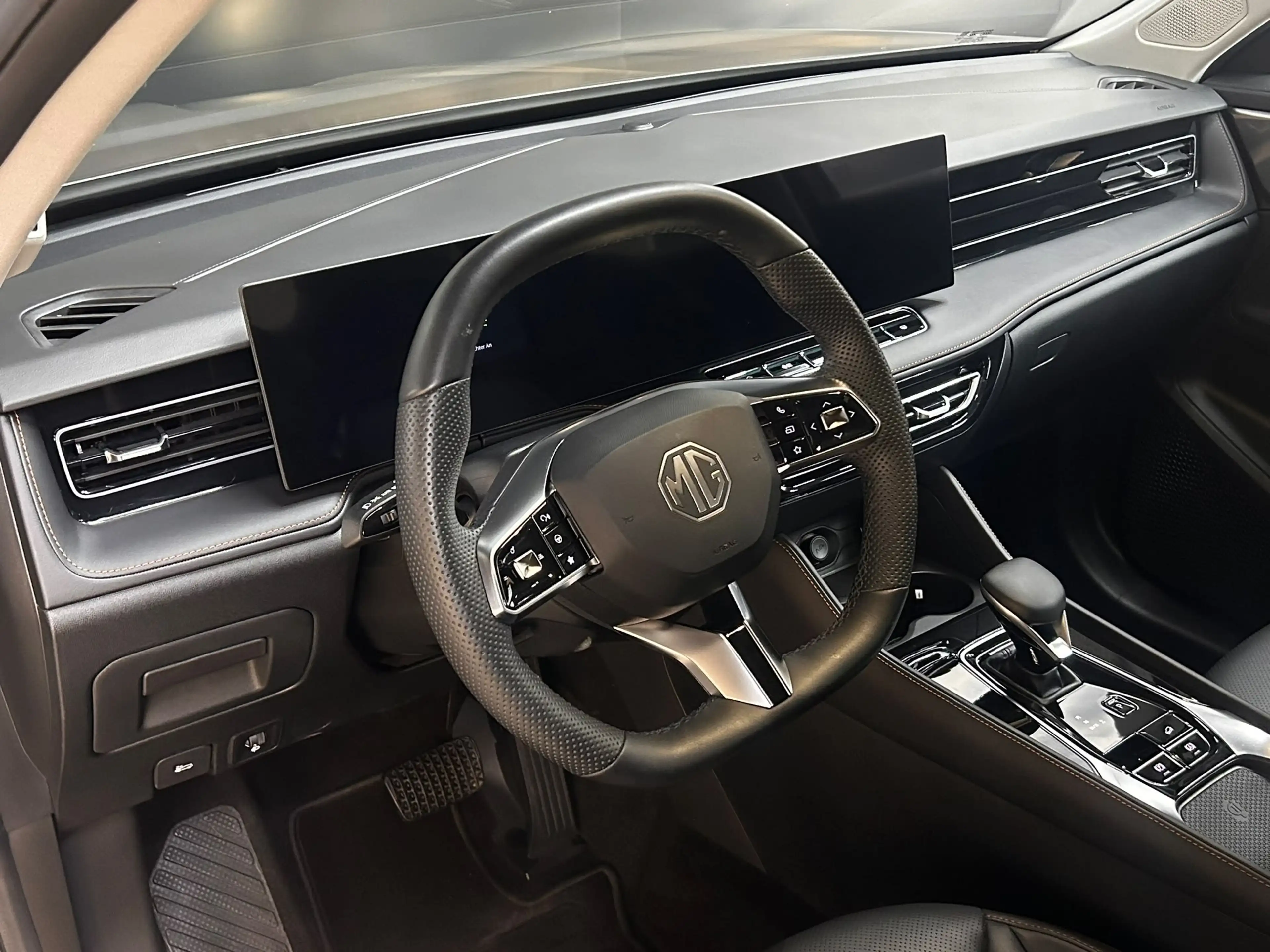 MG HS 1.5 TGDI Luxury >NAV+360+VIRTU+ACC+LEDER+SHZ+ — photo 12