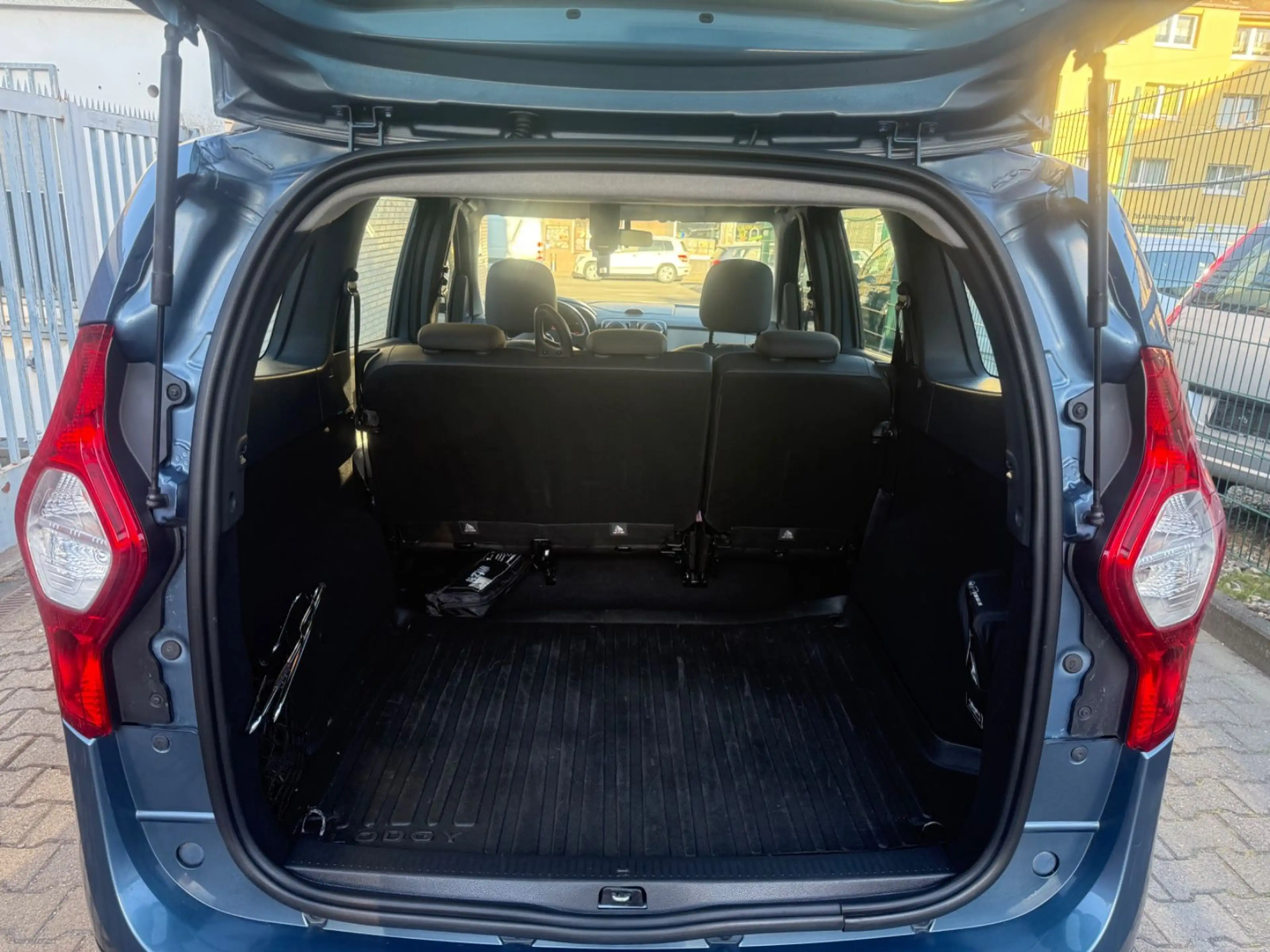 Dacia Lodgy Prestige TÜV NEU* KLIMA — photo 7