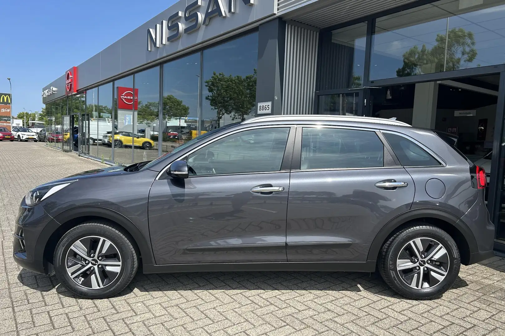 Kia Niro 1.6 GDi Hybrid DynamicLine | Navigatie | Camera ac Grau - 2